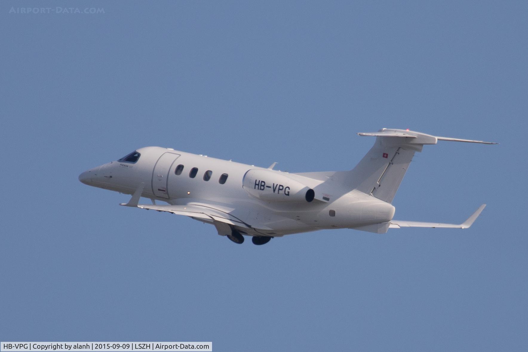 HB-VPG, 2011 Embraer EMB-505 Phenom 300 C/N 50500068, Departing Zurich