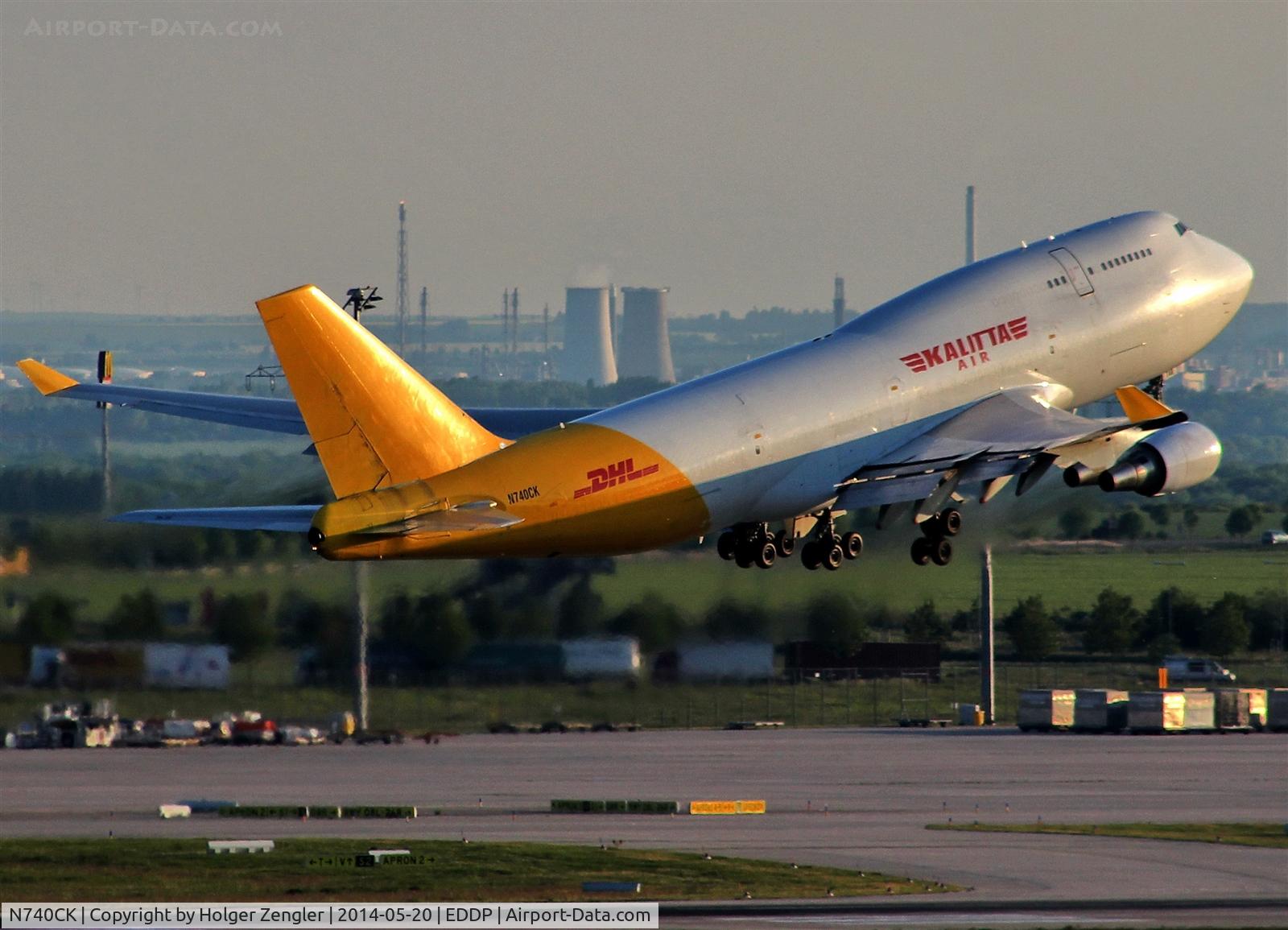 N740CK, 1989 Boeing 747-4H6 C/N 24405, Departure in beautiful sunset light.....