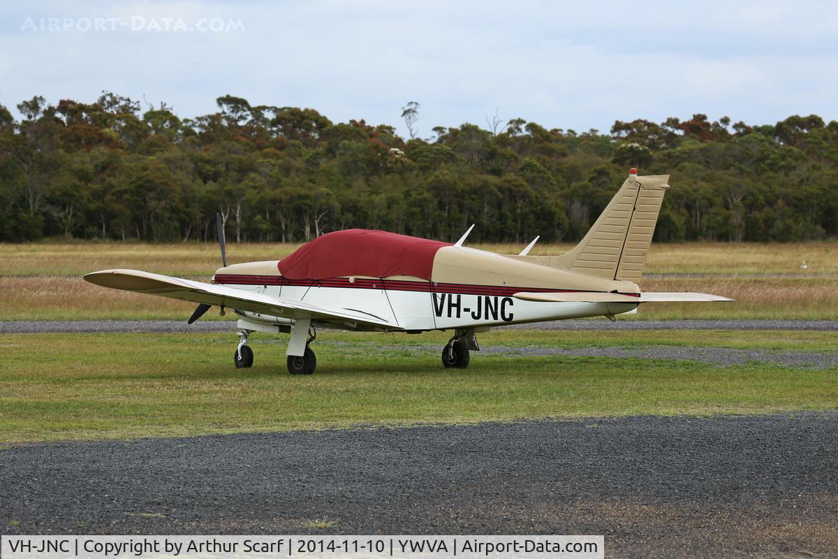 VH-JNC, 1976 Piper PA-28R-200 C/N 28R-7635047, Warnervale NSW 10-11-2014