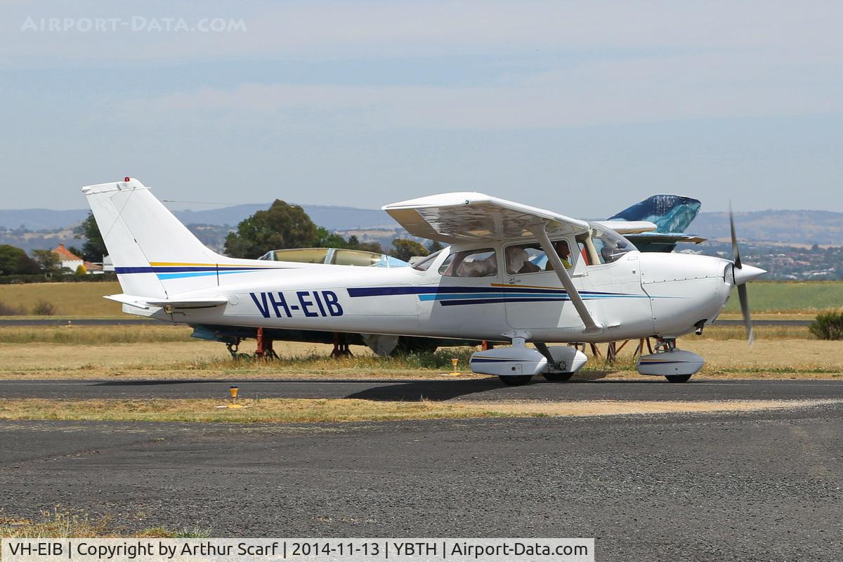 VH-EIB, 1978 Cessna 172N C/N 17271742, Bathurst NSW 13-11-2014