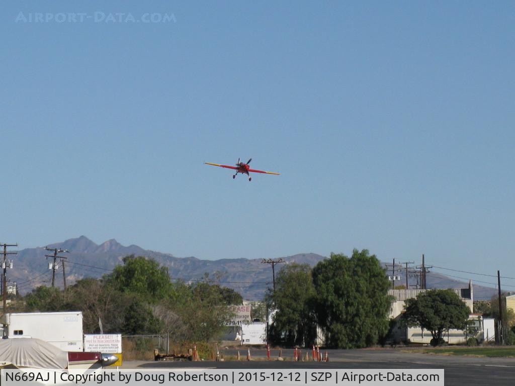 N669AJ, Extra EA-330SC C/N SC001E, Extraflugzeugproduktions EA300/SC, Lycoming AEIO-540-L1B5 300 Hp, single seat short wing customized?, on final Rwy 22