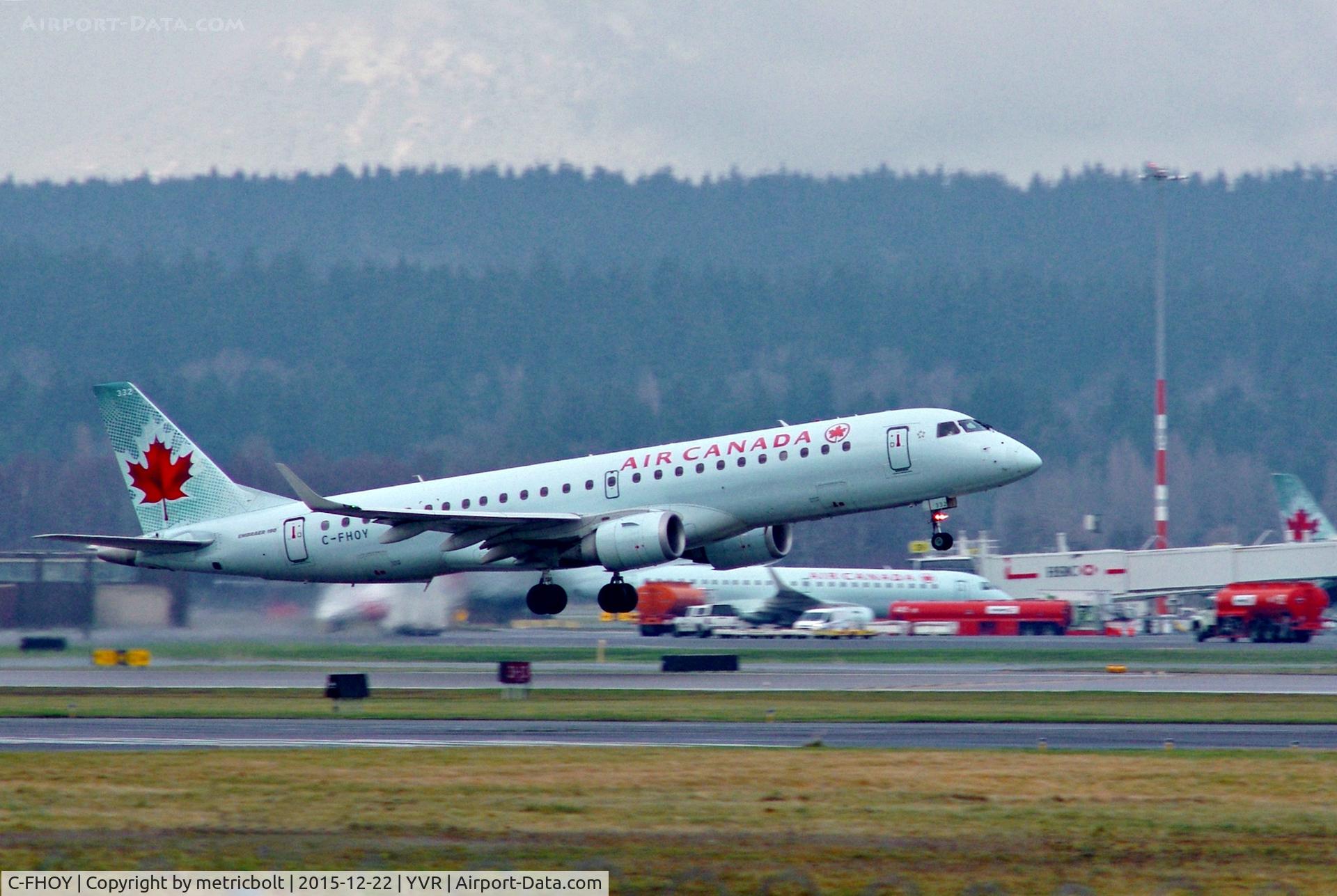C-FHOY, 2007 Embraer 190AR (ERJ-190-100IGW) C/N 19000105, Take off from YVR