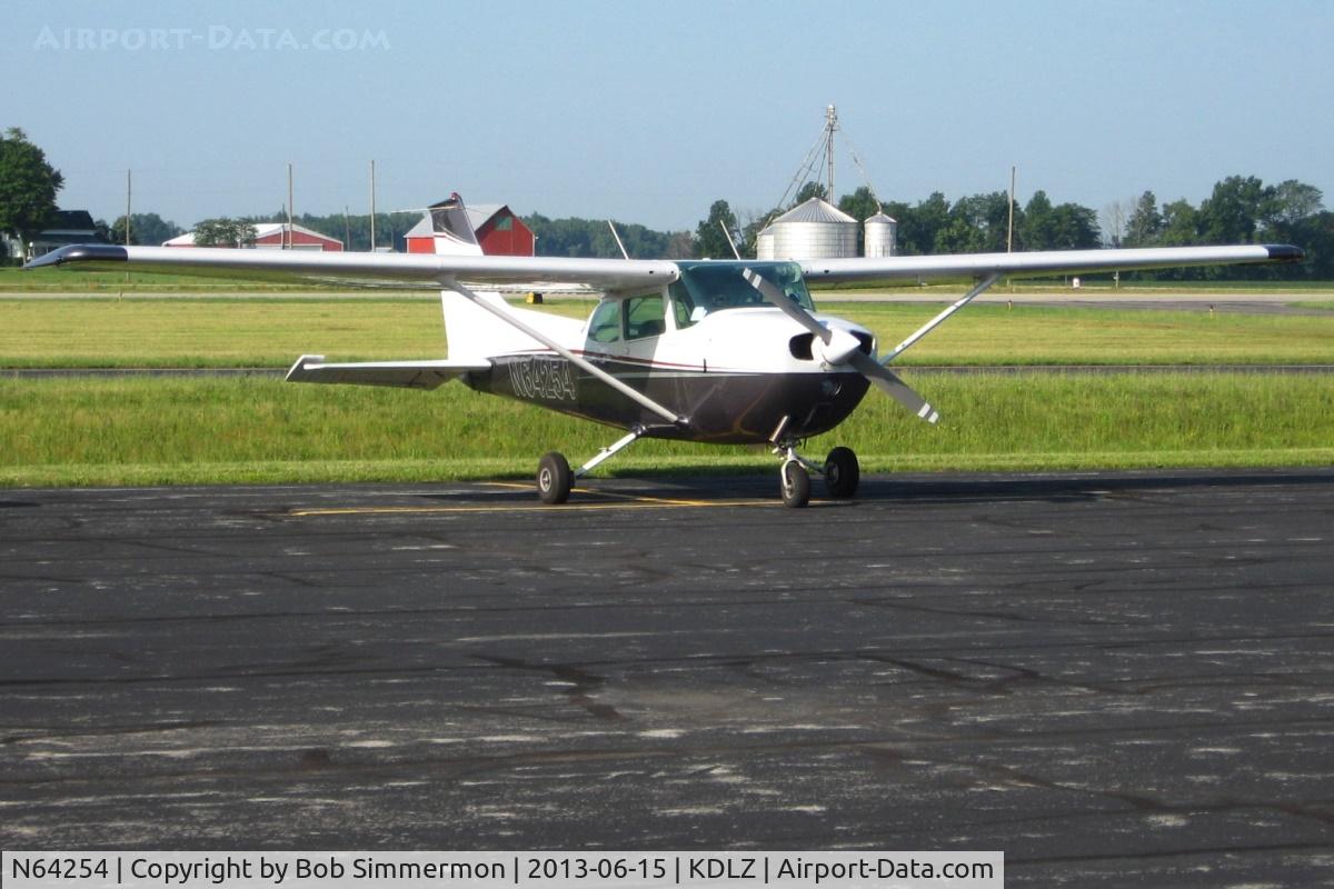N64254, 1975 Cessna 172M C/N 17265127, EAA Fly-in at Delaware, Ohio
