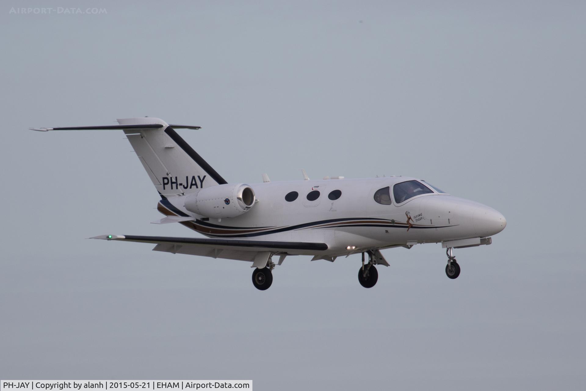 PH-JAY, 2010 Cessna 510 Citation Mustang Citation Mustang C/N 510-0303, On finals