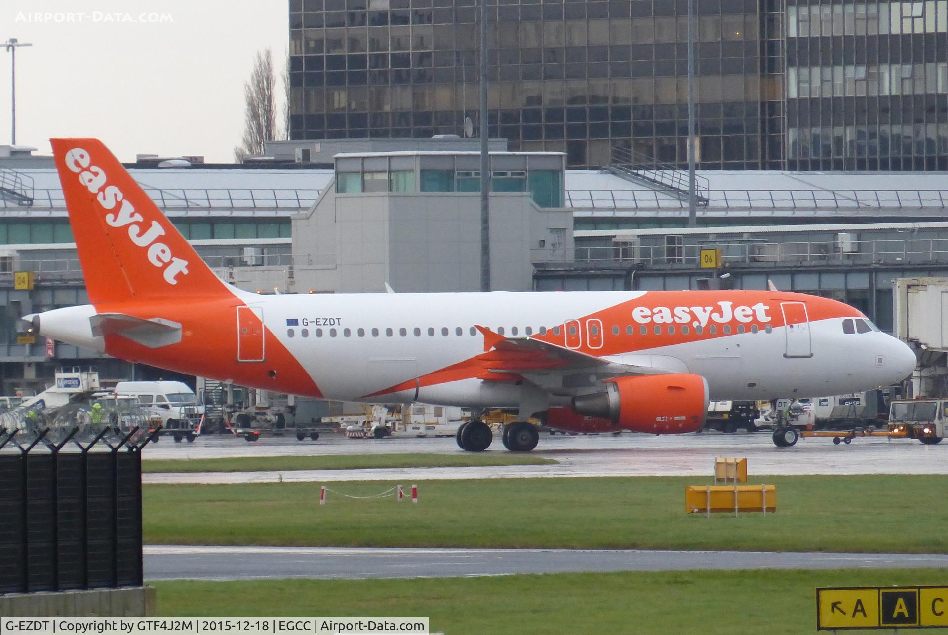 G-EZDT, 2008 Airbus A319-111 C/N 3720, G-EZDT  Manchester 18.12.15 in new scheme
