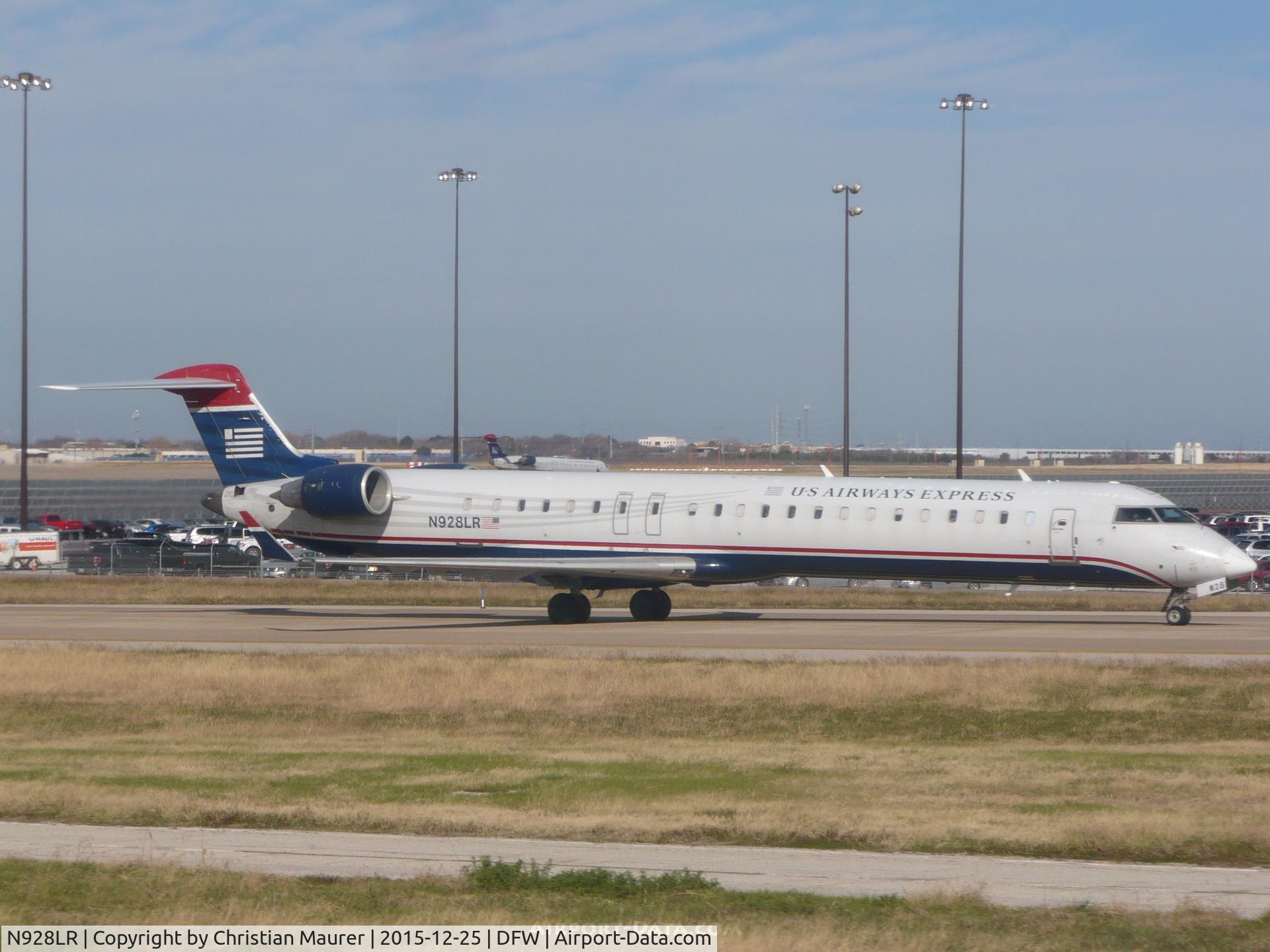 N928LR, 2005 Bombardier CRJ-900ER (CL-600-2D24) C/N 15028, CRJ-900