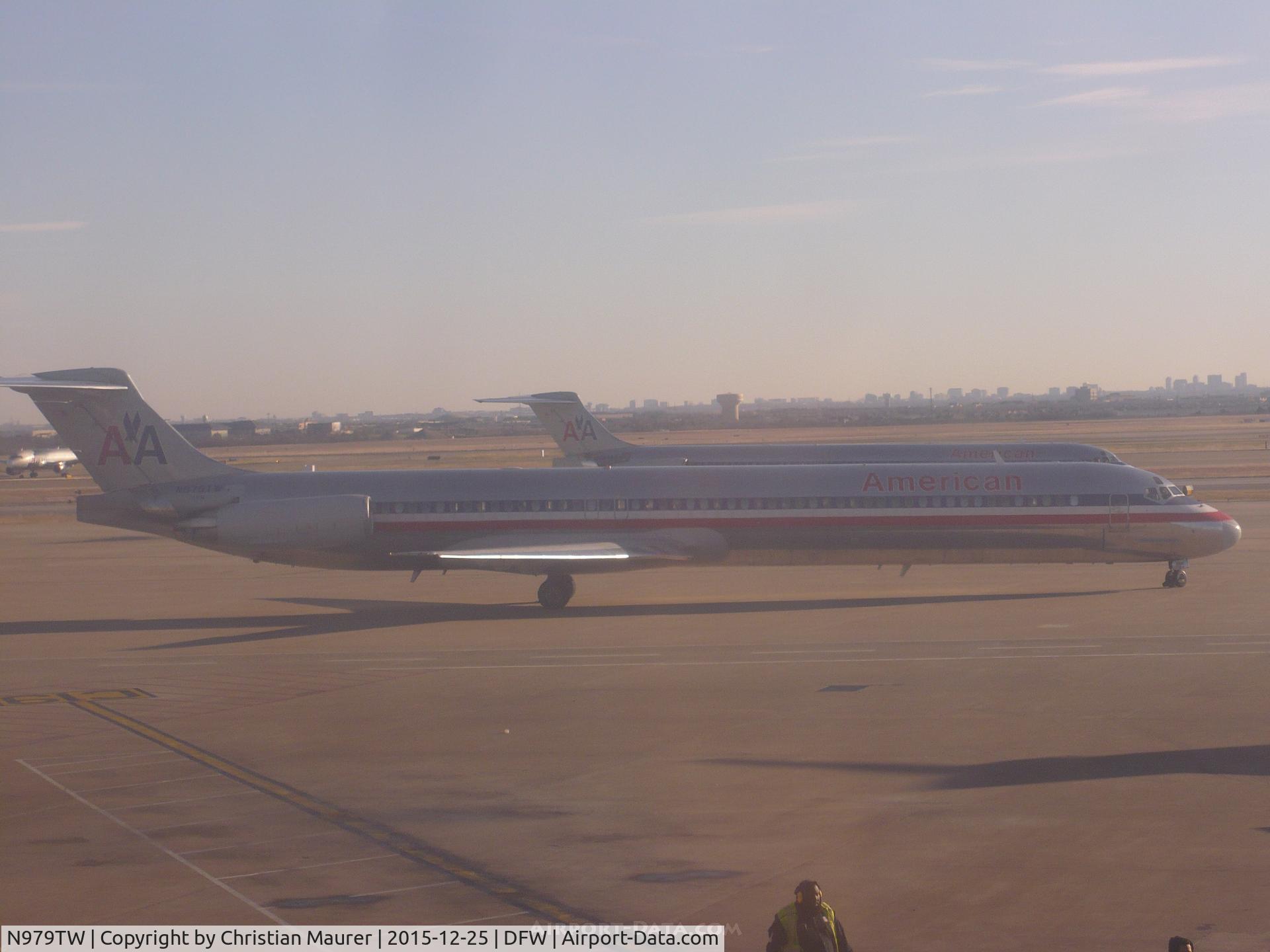 N979TW, 1999 McDonnell Douglas MD-83 (DC-9-83) C/N 53629, DC-9-83