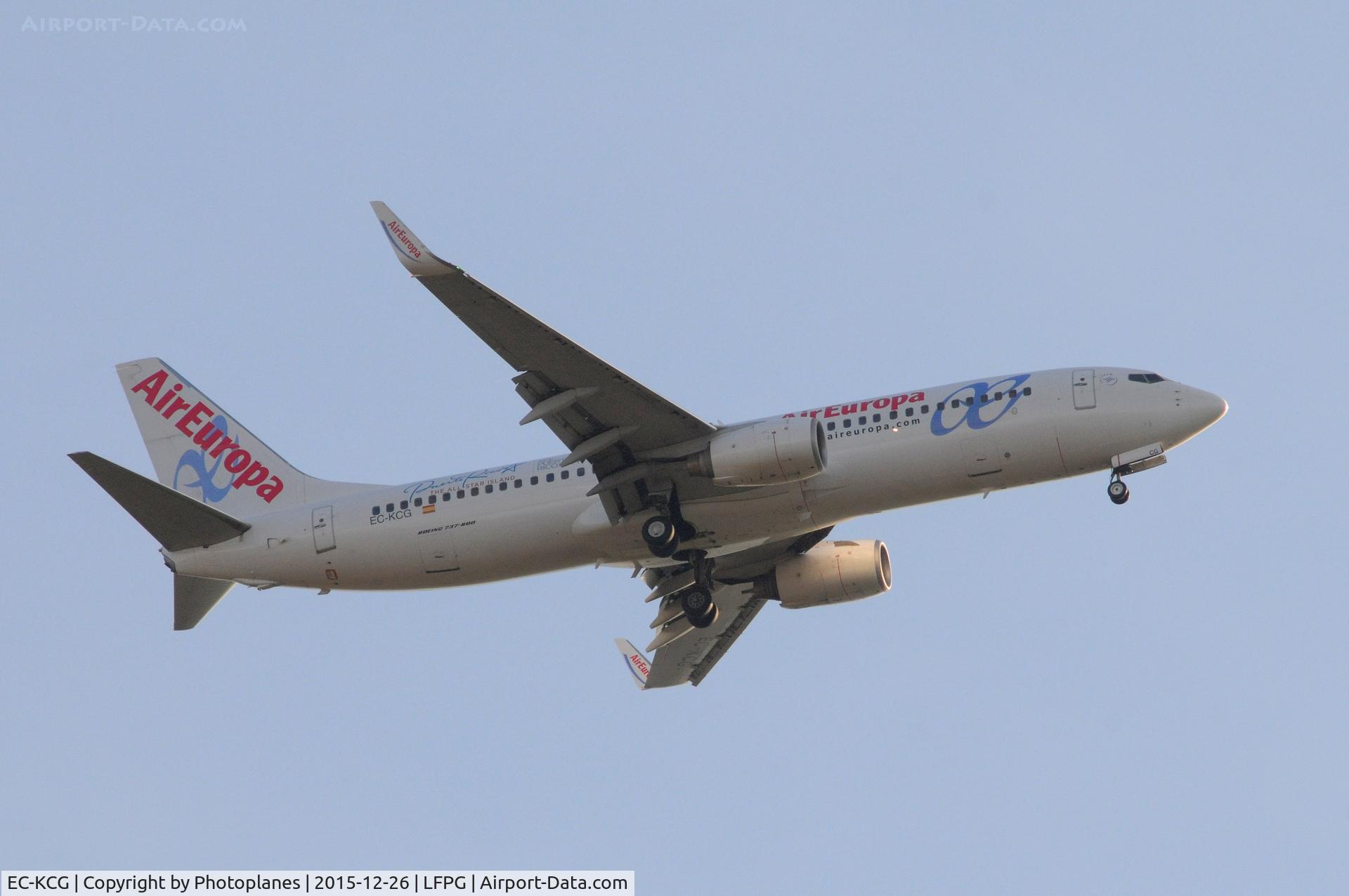 EC-KCG, 2007 Boeing 737-85P C/N 33981, Landing to cdg
