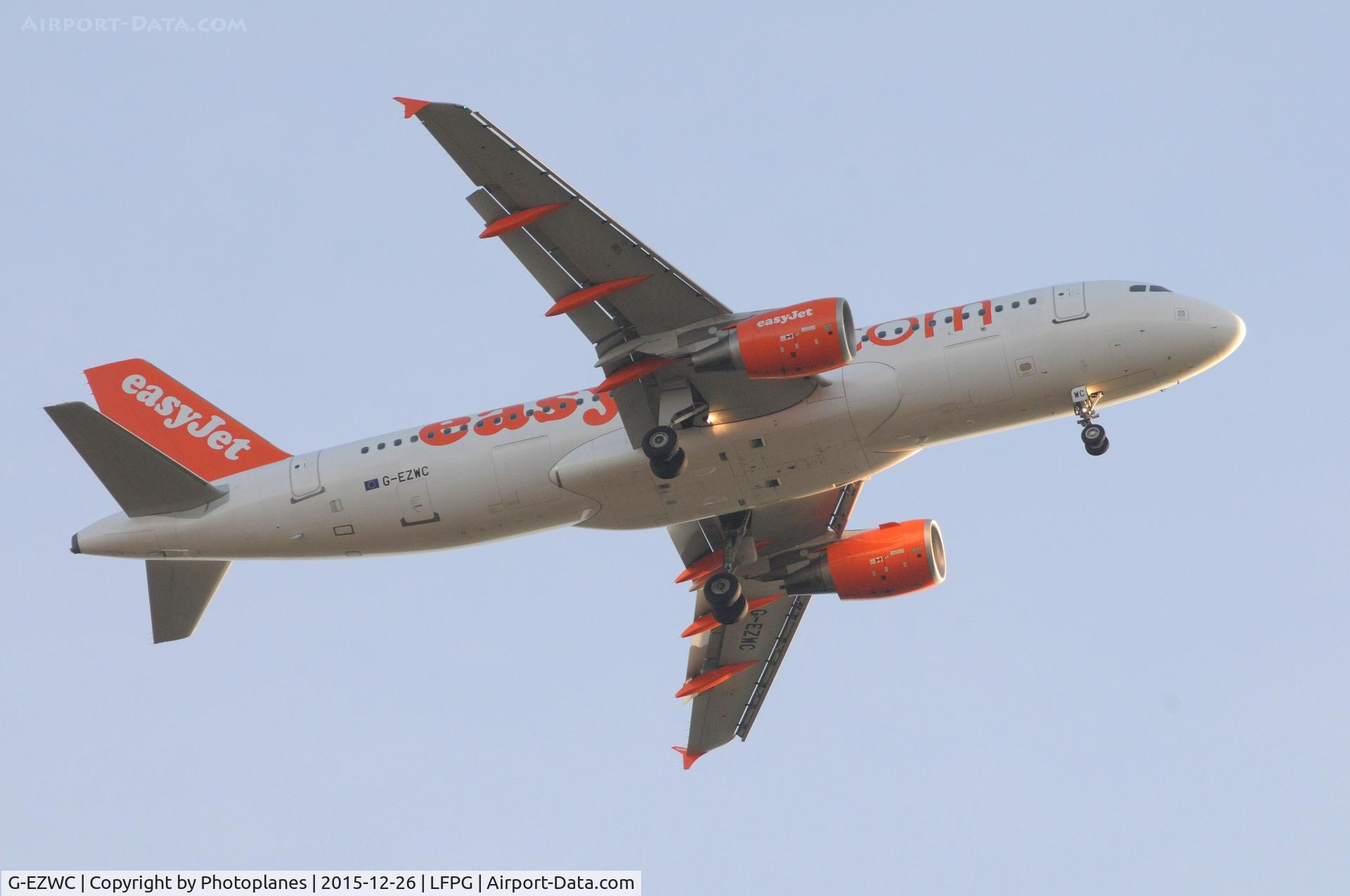 G-EZWC, 2012 Airbus A320-214 C/N 5236, Landing to cdg