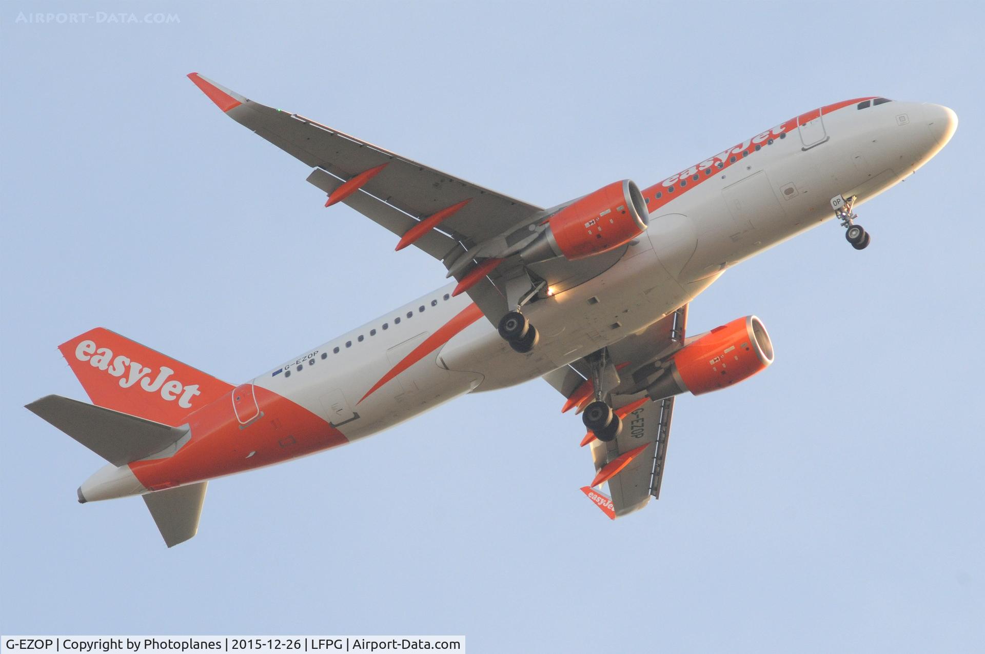G-EZOP, 2015 Airbus A320-214 C/N 6633, Landing to cdg, 2015 new skin !!!!