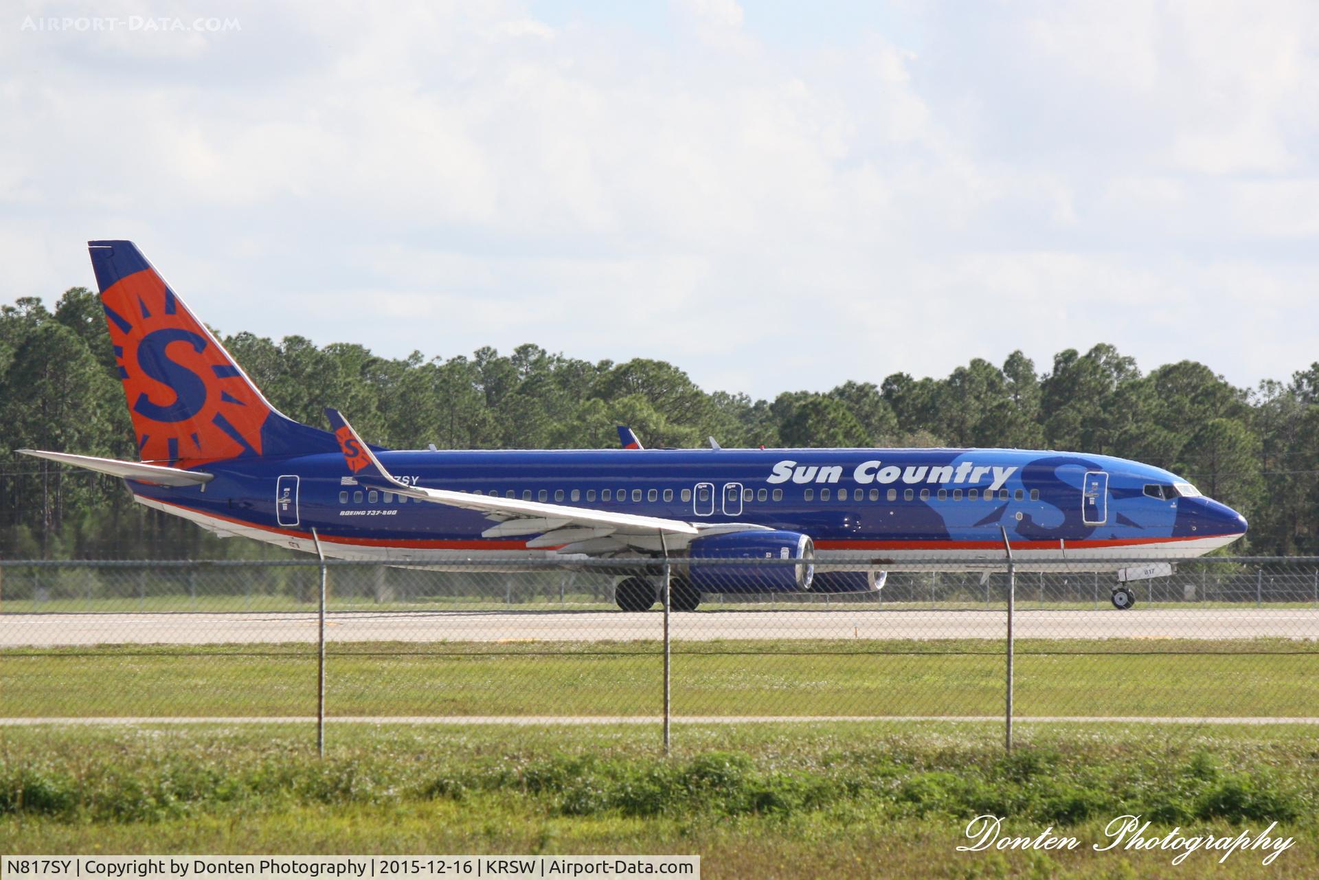 N817SY, 2001 Boeing 737-8K2 C/N 30392, Sun Country Flight 382 (N817SY) departs Southwest Florida International Airport enroute to Minneapolis/St Paul International Airport