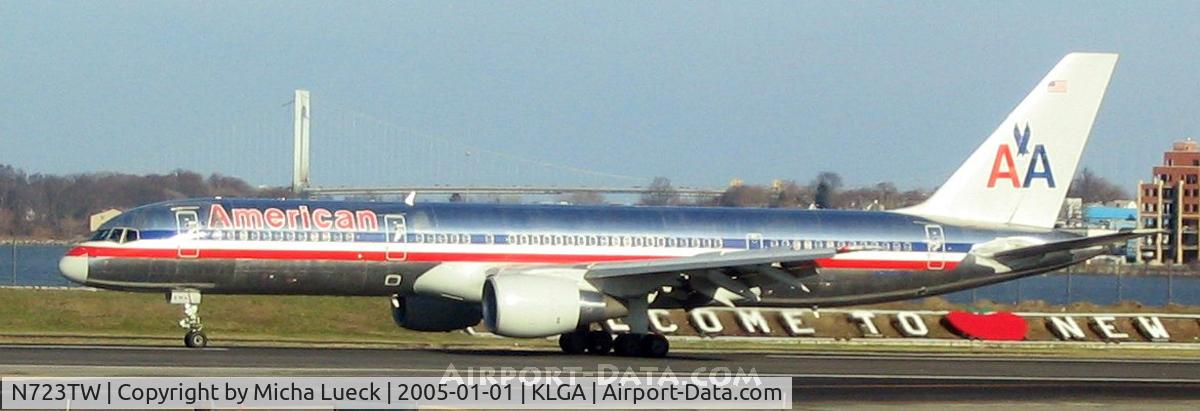 N723TW, 2000 Boeing 757-231 C/N 29378, At La Guardia