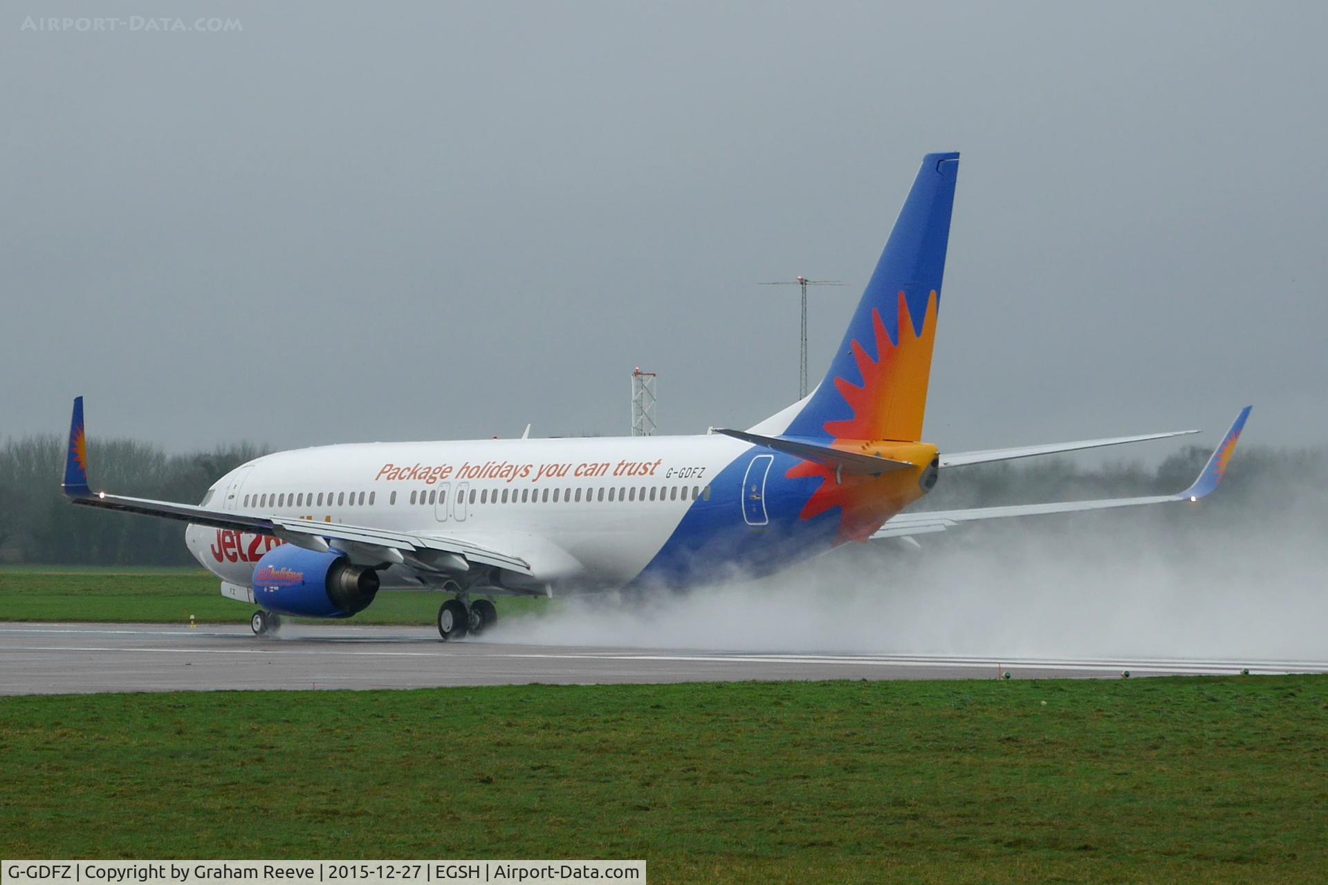G-GDFZ, 2001 Boeing 737-86Q C/N 30276, On runway 