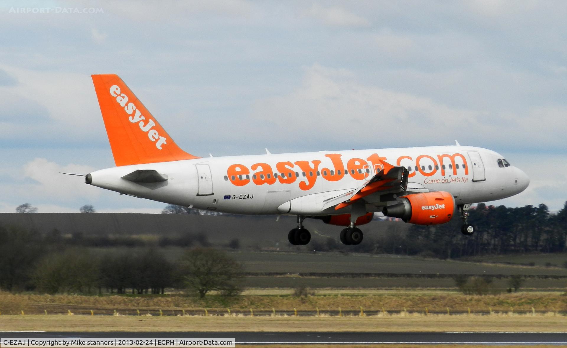 G-EZAJ, 2006 Airbus A319-111 C/N 2742, Easyjet A319 landing runway 06