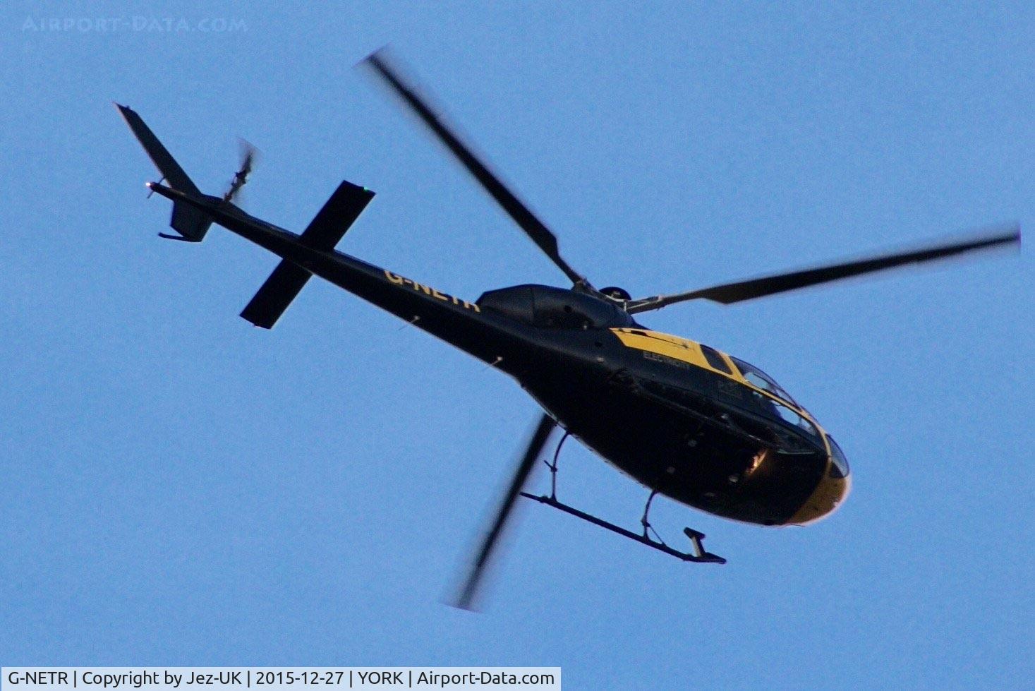 G-NETR, 1982 Aerospatiale AS-355F-1 Ecureuil 2 C/N 5164, flying over badly flooded York UK checking powerlines etc working for electricity department,