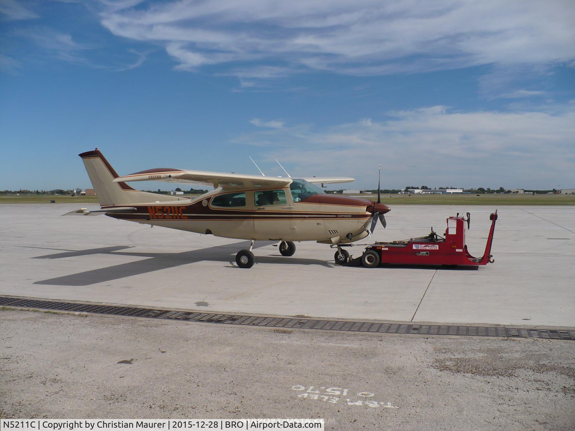 N5211C, 1979 Cessna T210N Turbo Centurion C/N 21063717, Cessna 210N At Pan Am Hunt Aviation Terminal