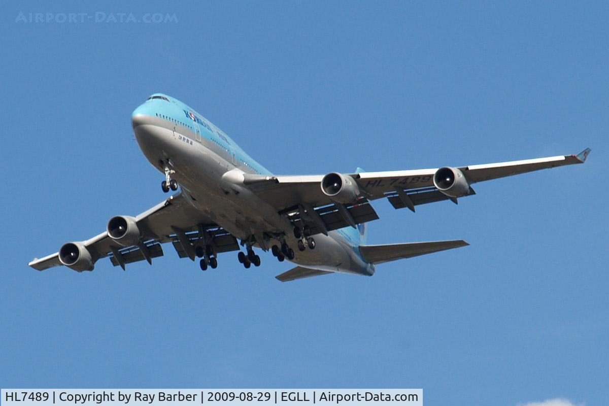 HL7489, 1993 Boeing 747-4B5 C/N 27072, Boeing 747-4B5 [27072] (Korean Air) Home~G 29/08/2009. On approach 27R.