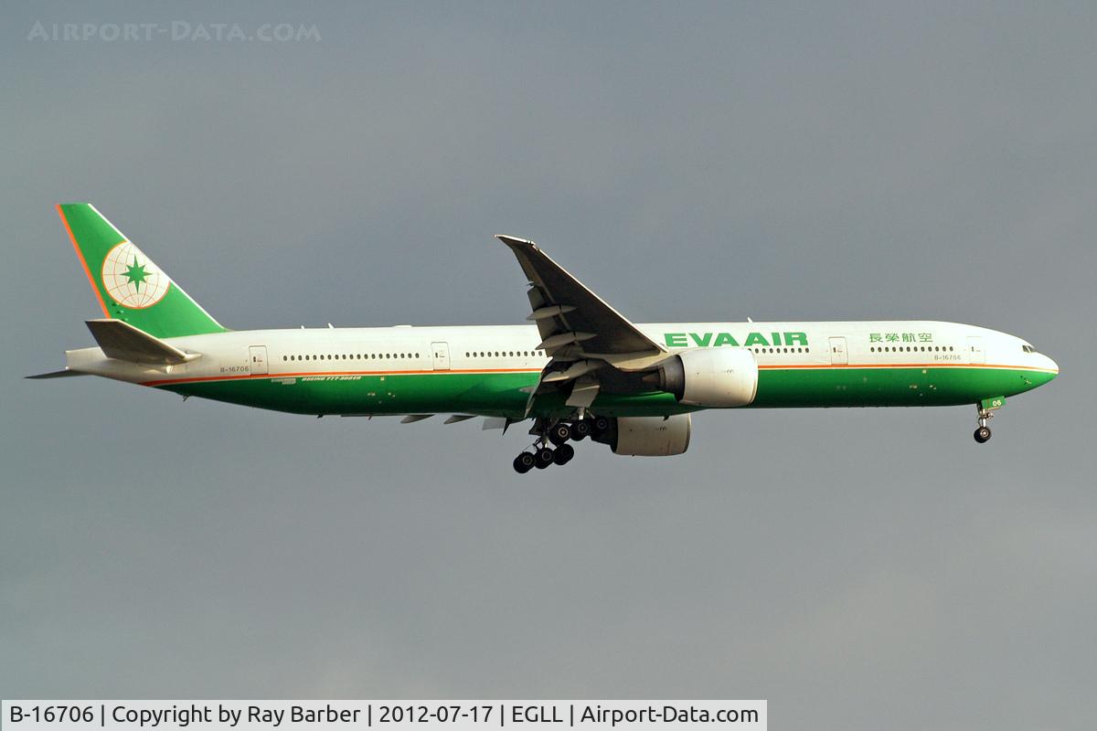 B-16706, 2007 Boeing 777-35E/ER C/N 33750, Boeing 777-35EER [33750] (EVA Airways) Home~G 17/07/2012. On approach 27L.