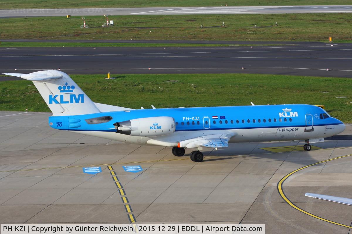 PH-KZI, 1997 Fokker 70 (F-28-0070) C/N 11579, Departing