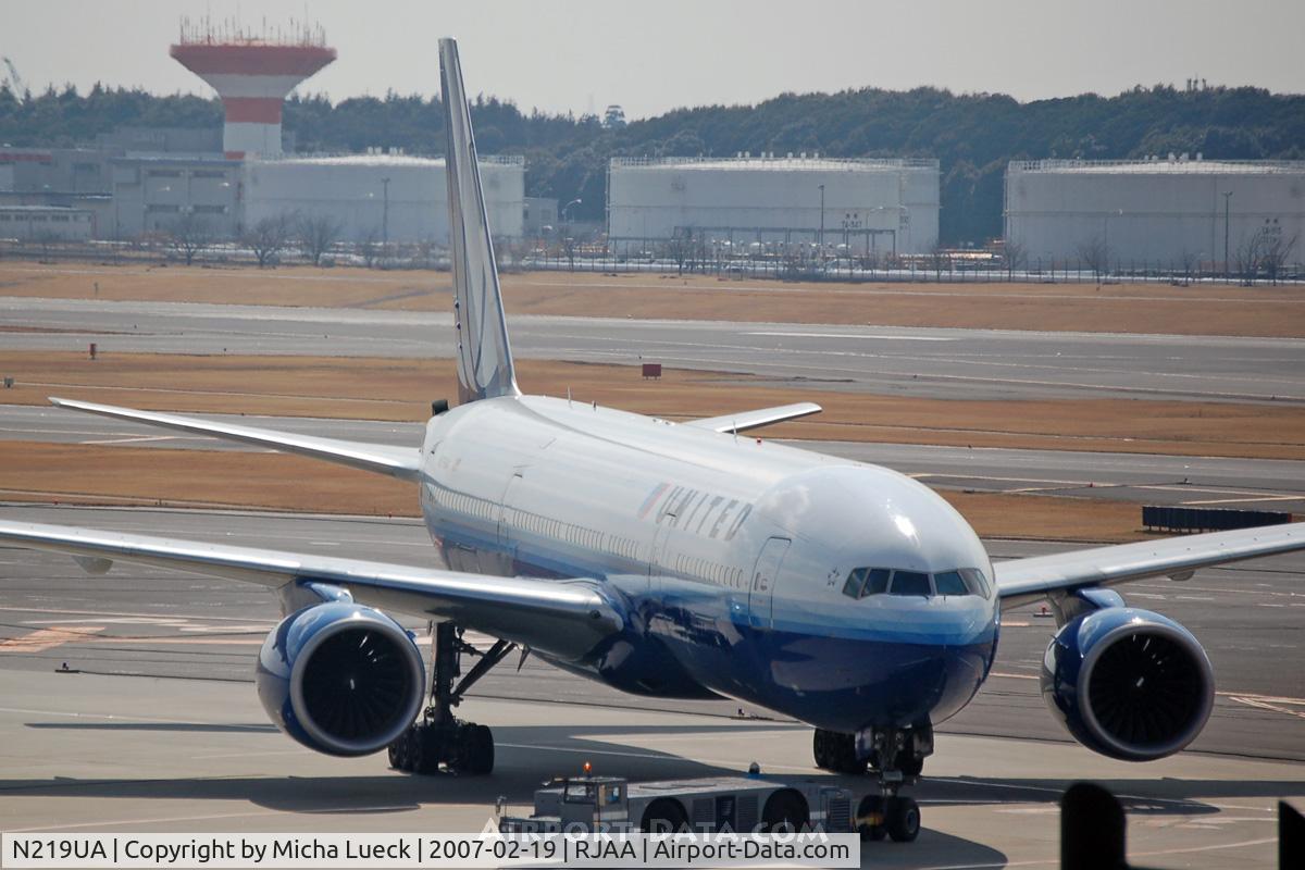 N219UA, 2001 Boeing 777-222 C/N 30551, At Narita