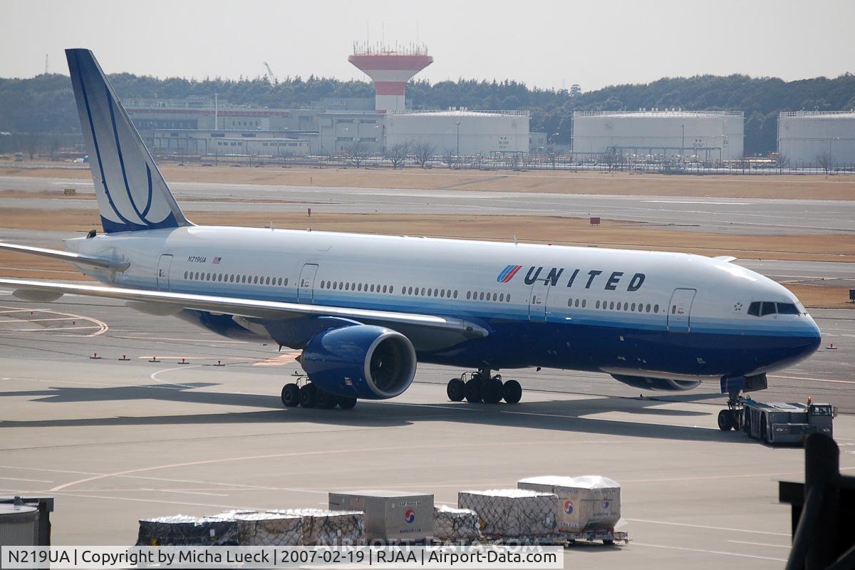 N219UA, 2001 Boeing 777-222 C/N 30551, At Narita