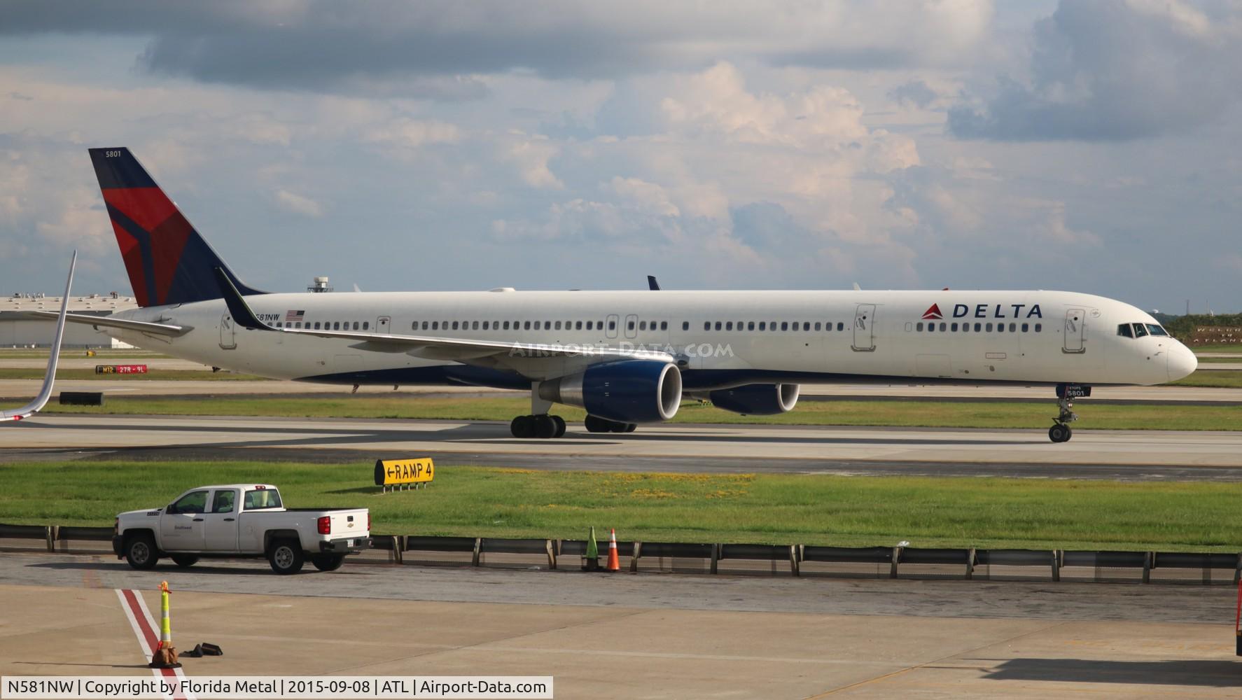 N581NW, 2002 Boeing 757-351 C/N 32982, Delta