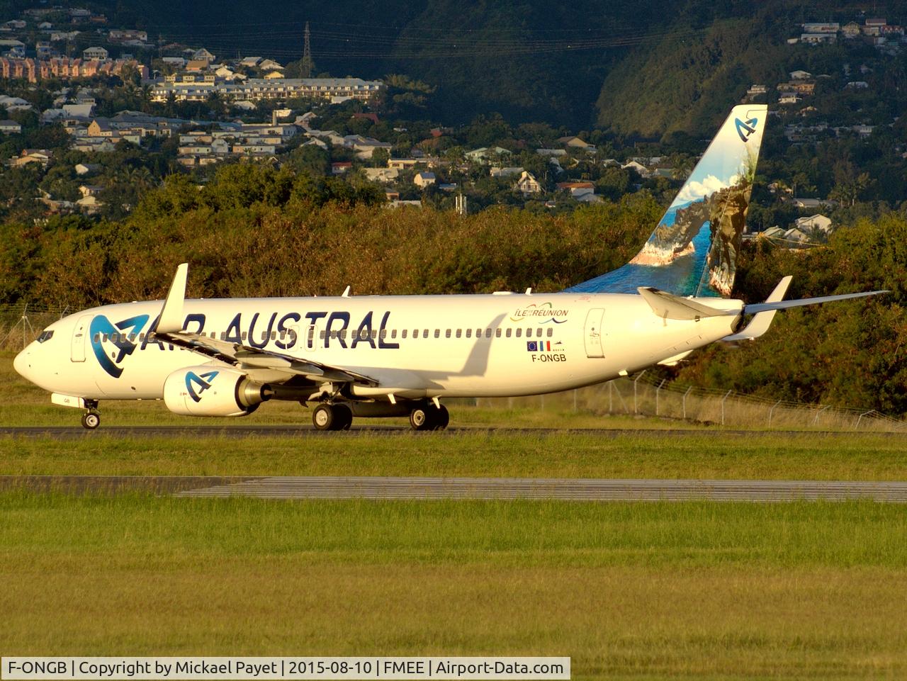 F-ONGB, 2010 Boeing 737-89M C/N 40911, Line-up on rwy 12