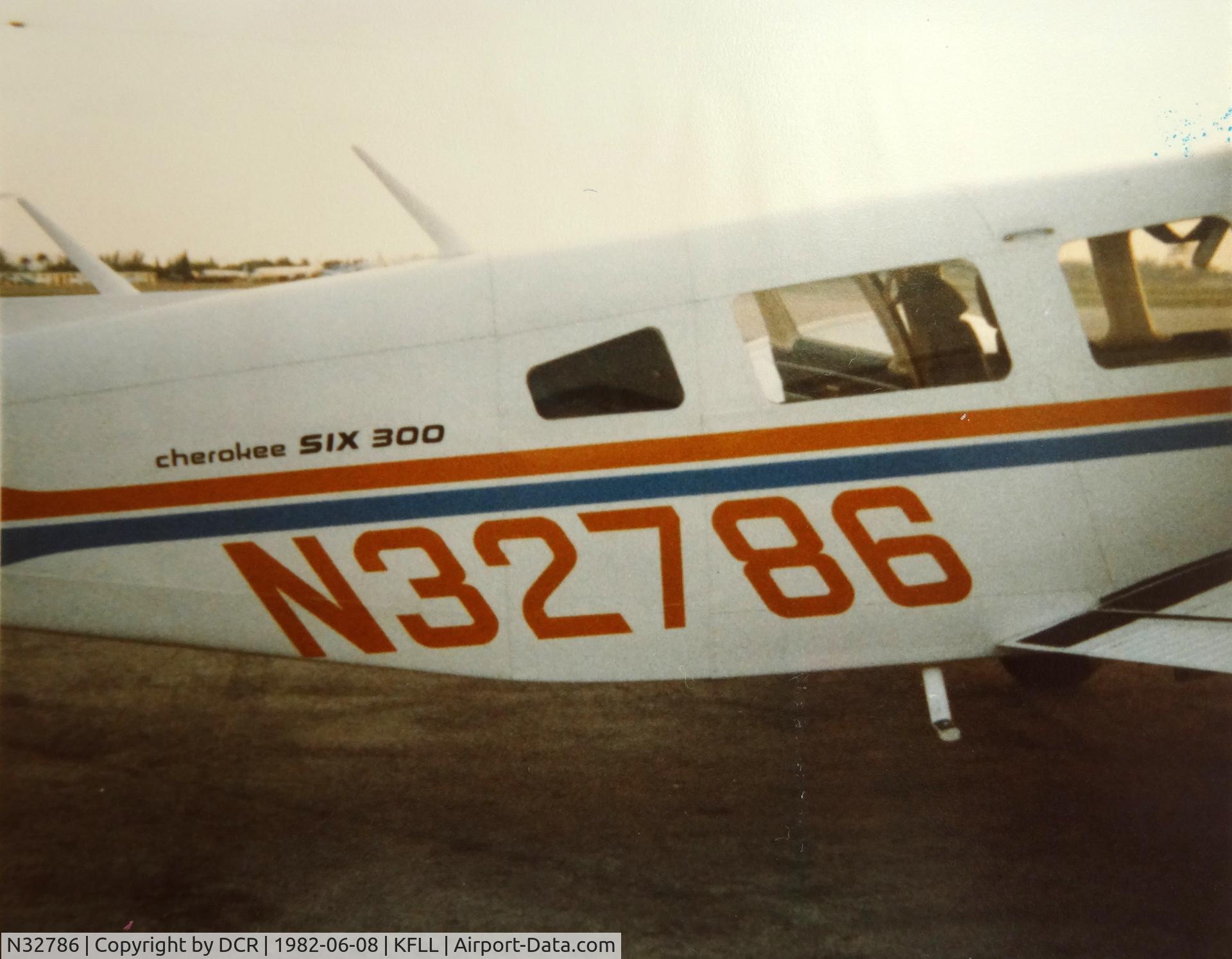 N32786, Piper PA-32-300 Cherokee Six C/N 32-7540065, Carib's Aviation (Tamiami) sorry state workhorse after a Caribbean vacation