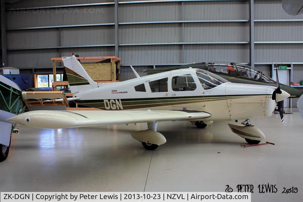 ZK-DGN, Piper PA-28-140 C/N 28-7325003, A H & M V Howden, Wyndham