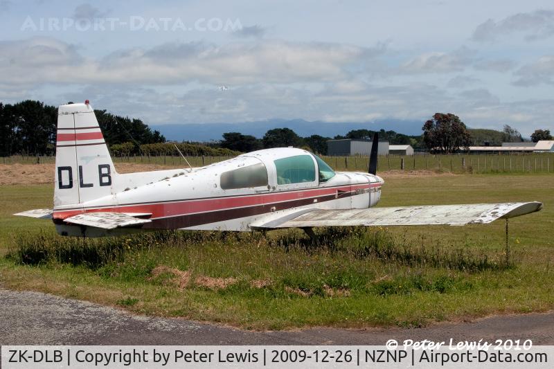 ZK-DLB, Grumman American AA-5 Traveler C/N AA5-0439, J N Guthrie, New Plymouth