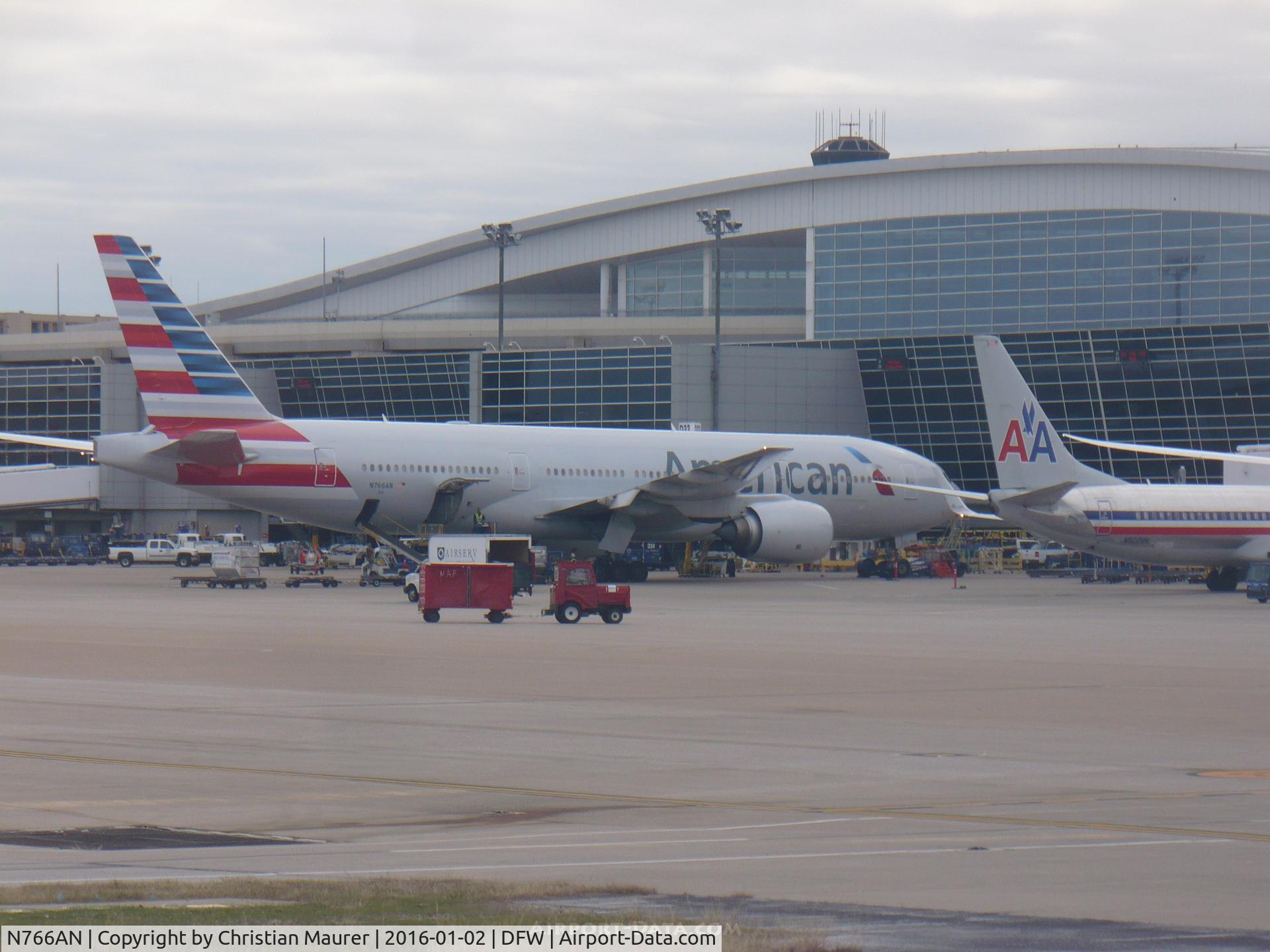 N766AN, 2003 Boeing 777-223/ER C/N 32880, Boeing 777-223