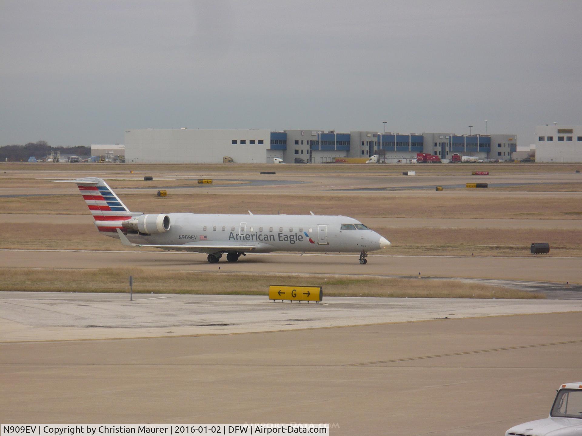 N909EV, 2002 Bombardier CRJ-200ER (CL-600-2B19) C/N 7658, CRJ-200