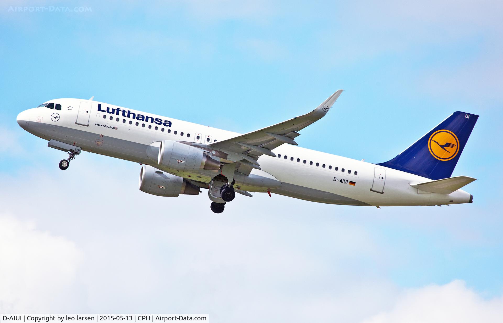 D-AIUI, 2014 Airbus A320-214 C/N 6265, Copenhagen 13.5.15