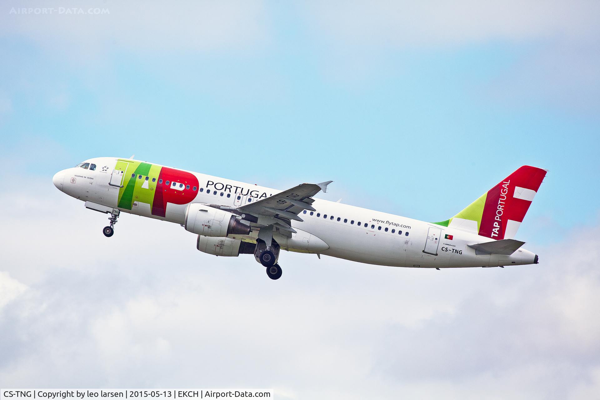 CS-TNG, 1998 Airbus A320-214 C/N 945, Copenhagen 13.5.15