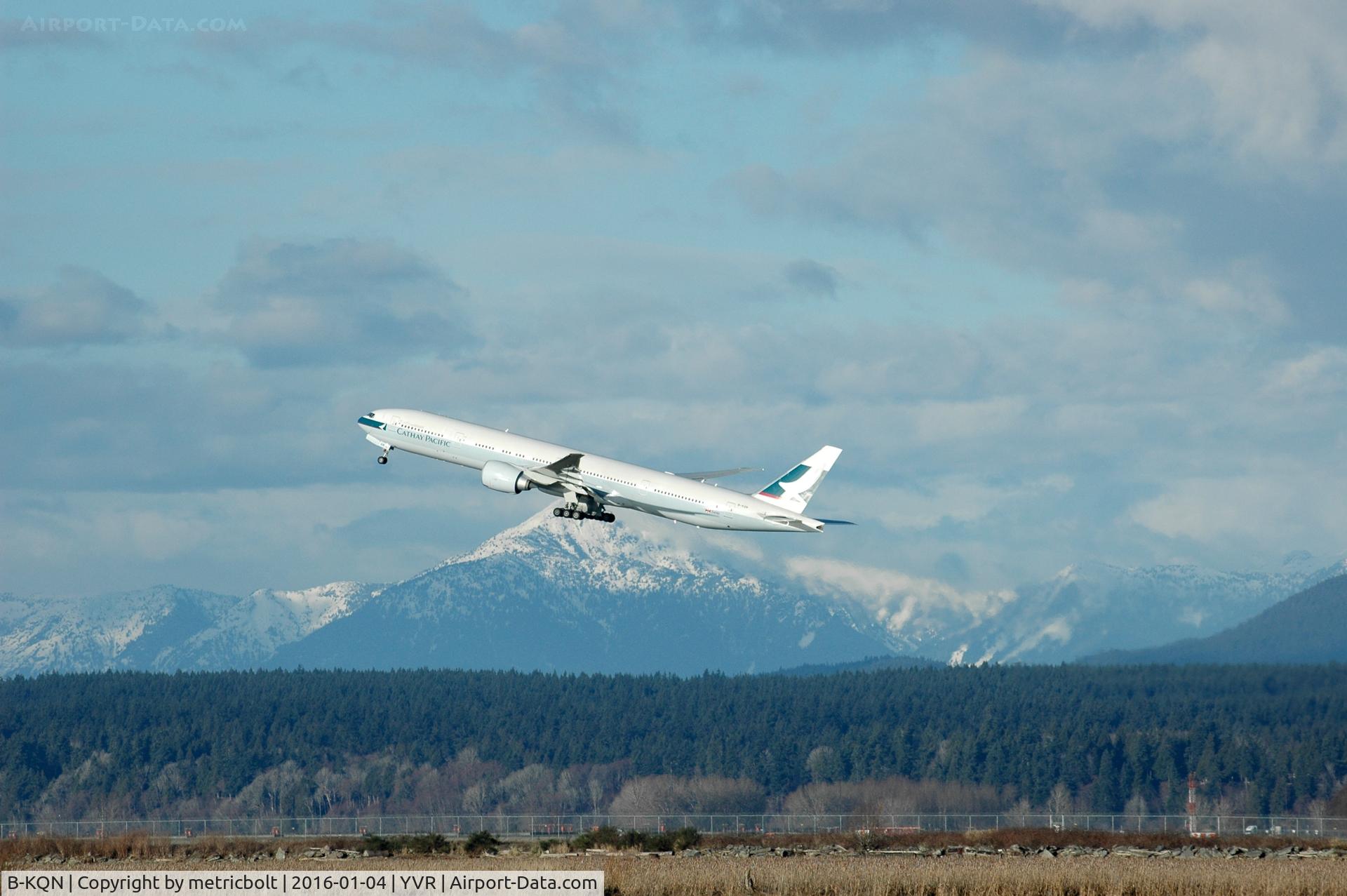 B-KQN, 2014 Boeing 777-367/ER C/N 41761, CX837 to Hong Kong.
