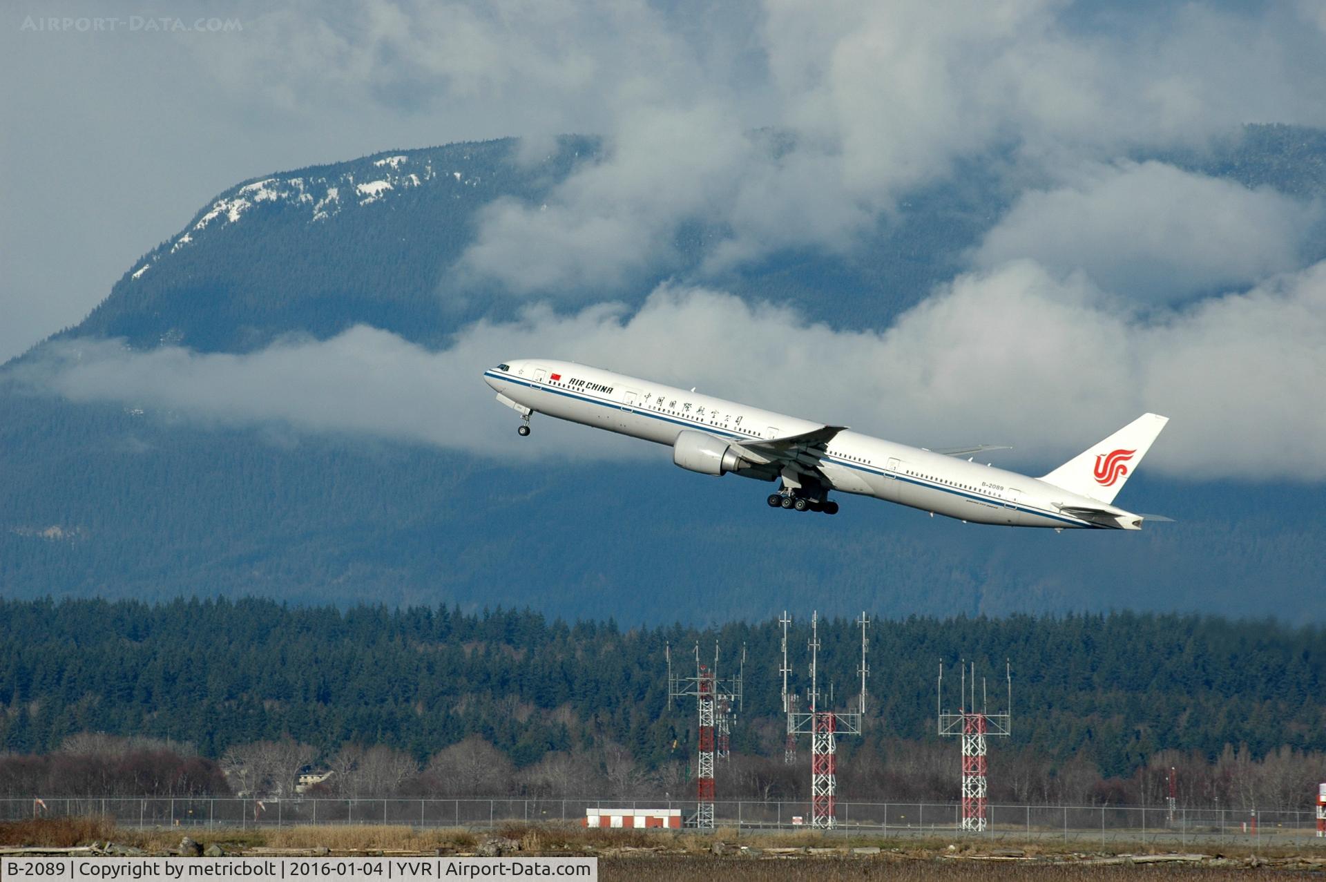 B-2089, 2012 Boeing 777-39L/ER C/N 38675, CA992 to Beijing