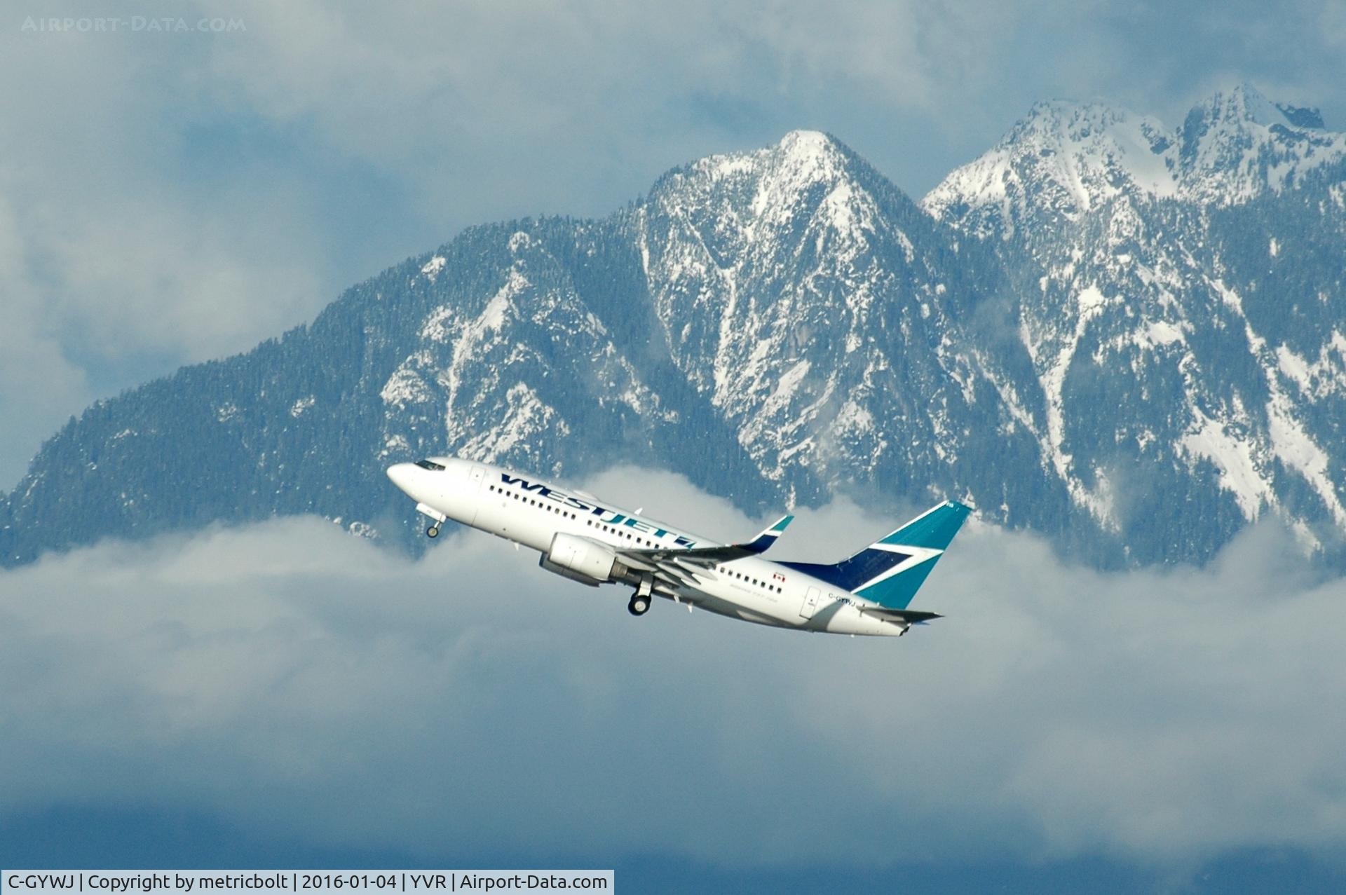C-GYWJ, 2006 Boeing 737-7CT C/N 32772, On its way to Palm Springs