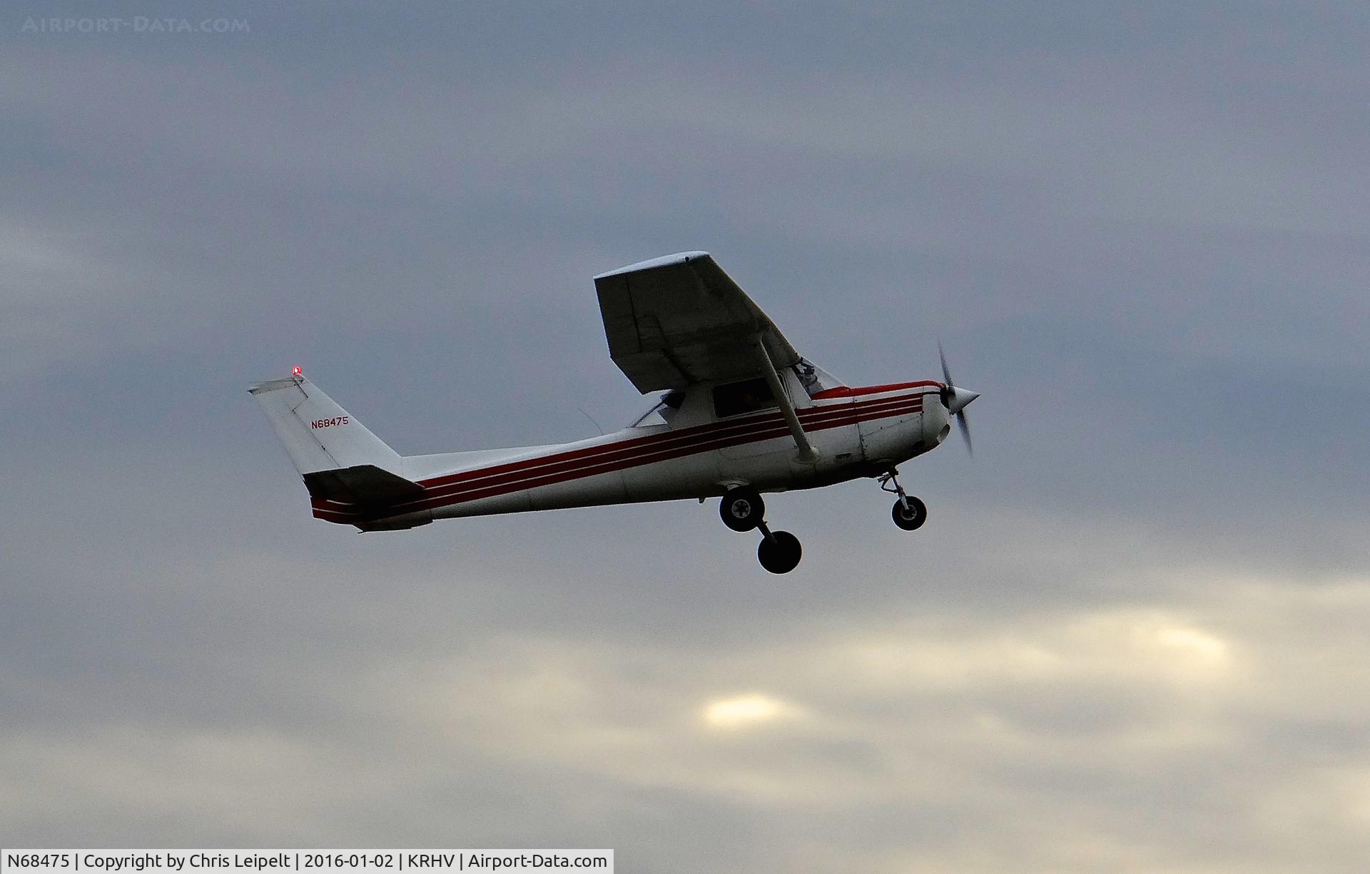 N68475, 1978 Cessna 152 C/N 15282311, Locally-based 1978 Cessna 152 departing runway 31R at Reid Hillview Airport, San Jose, CA.