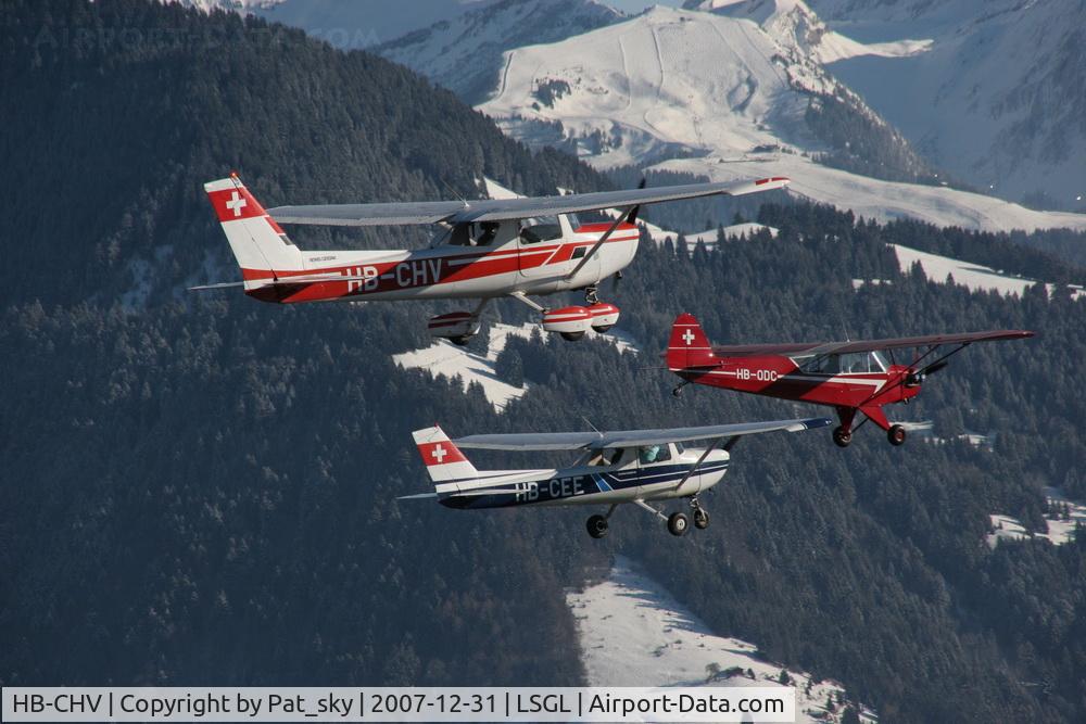 HB-CHV, 1978 Reims F152 C/N 1553, Flying in formation with HB-CEE and HB-ODC