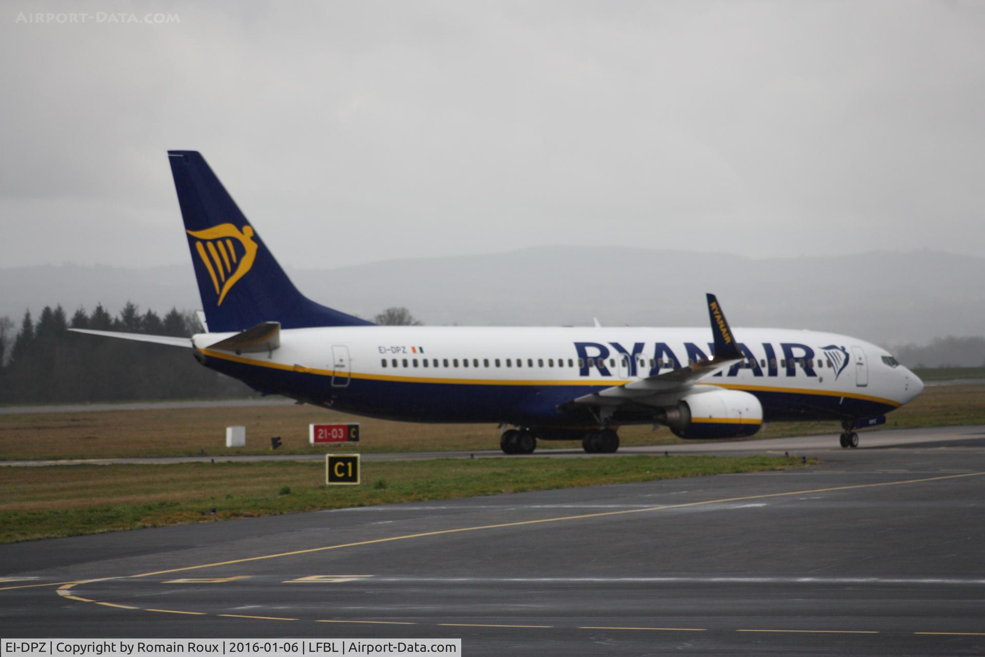EI-DPZ, 2007 Boeing 737-8AS C/N 33616, Taxiing from Liverpool