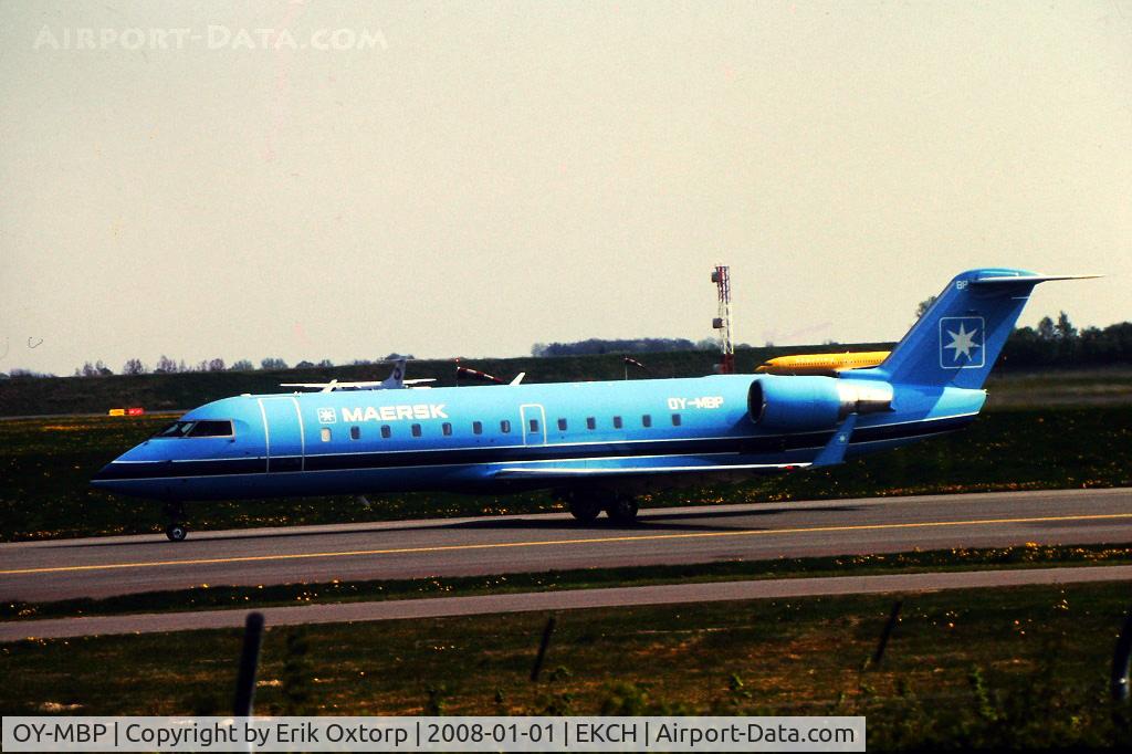OY-MBP, 1998 Canadair CRJ-200LR (CL-600-2B19) C/N 7247, OY-MBP in CPH MAY02