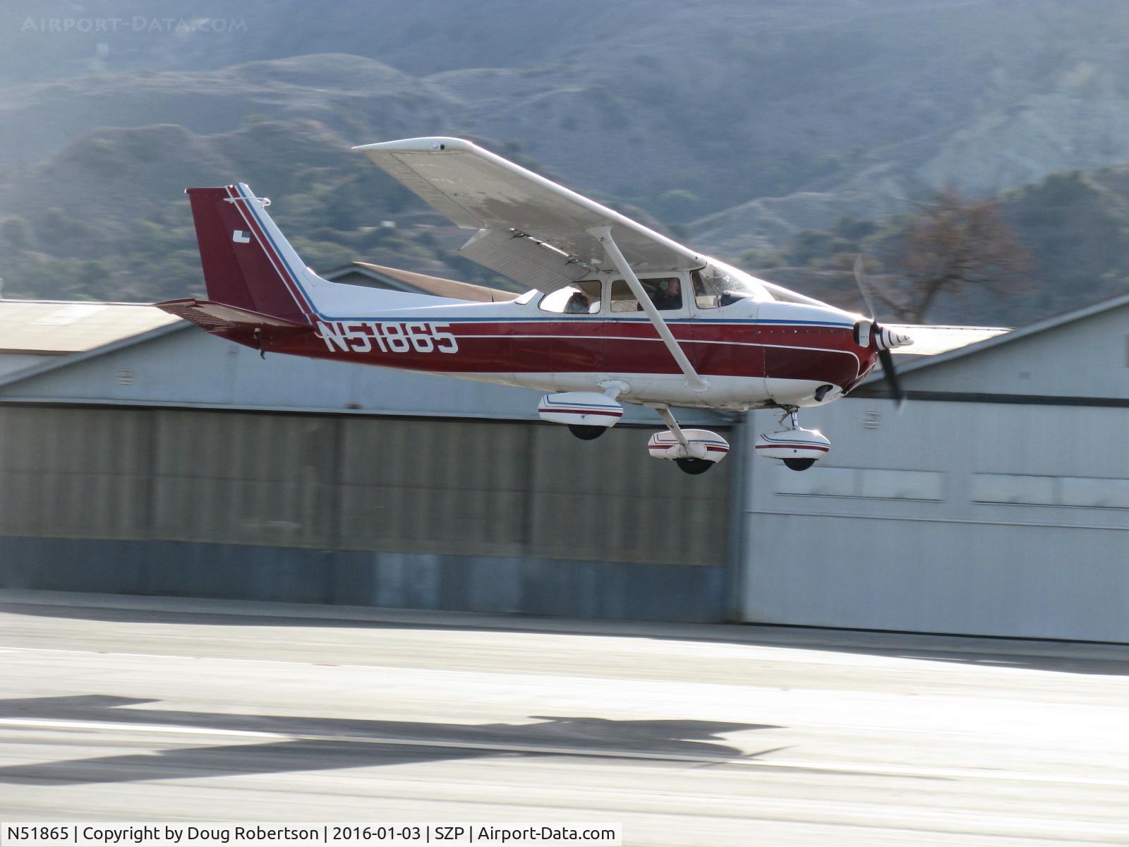 N51865, 1981 Cessna 172P C/N 17274362, 1981 Cessna 172P SKYHAWK, Lycoming O-320-D2J 160 Hp, looking good on final Rwy 22