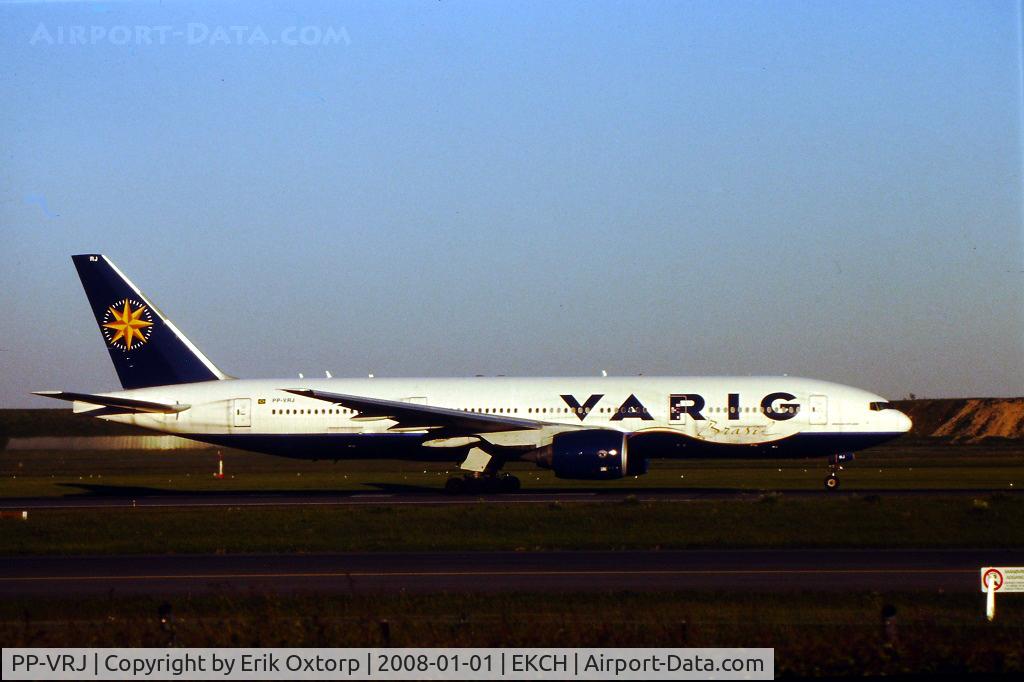 PP-VRJ, 1995 Boeing 777-222 C/N 26925, PP-VRJ in CPH JUN06