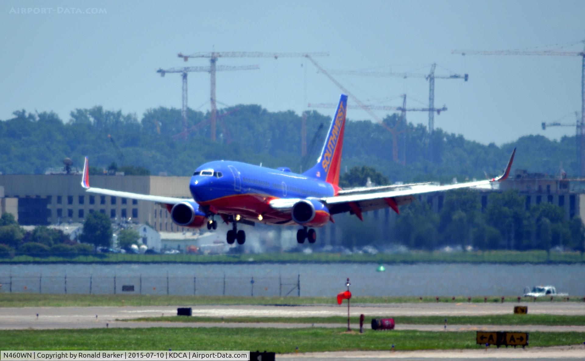 N460WN, 2004 Boeing 737-7H4 C/N 32464, Landing National