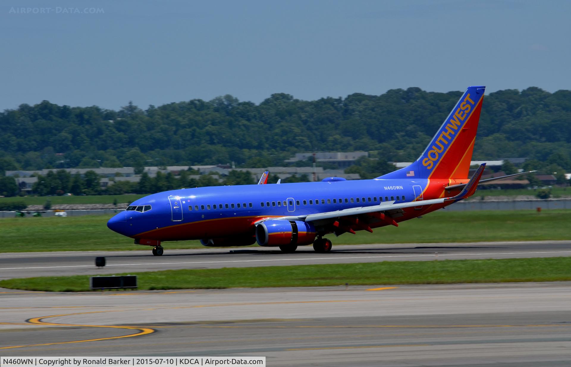 N460WN, 2004 Boeing 737-7H4 C/N 32464, Landing National
