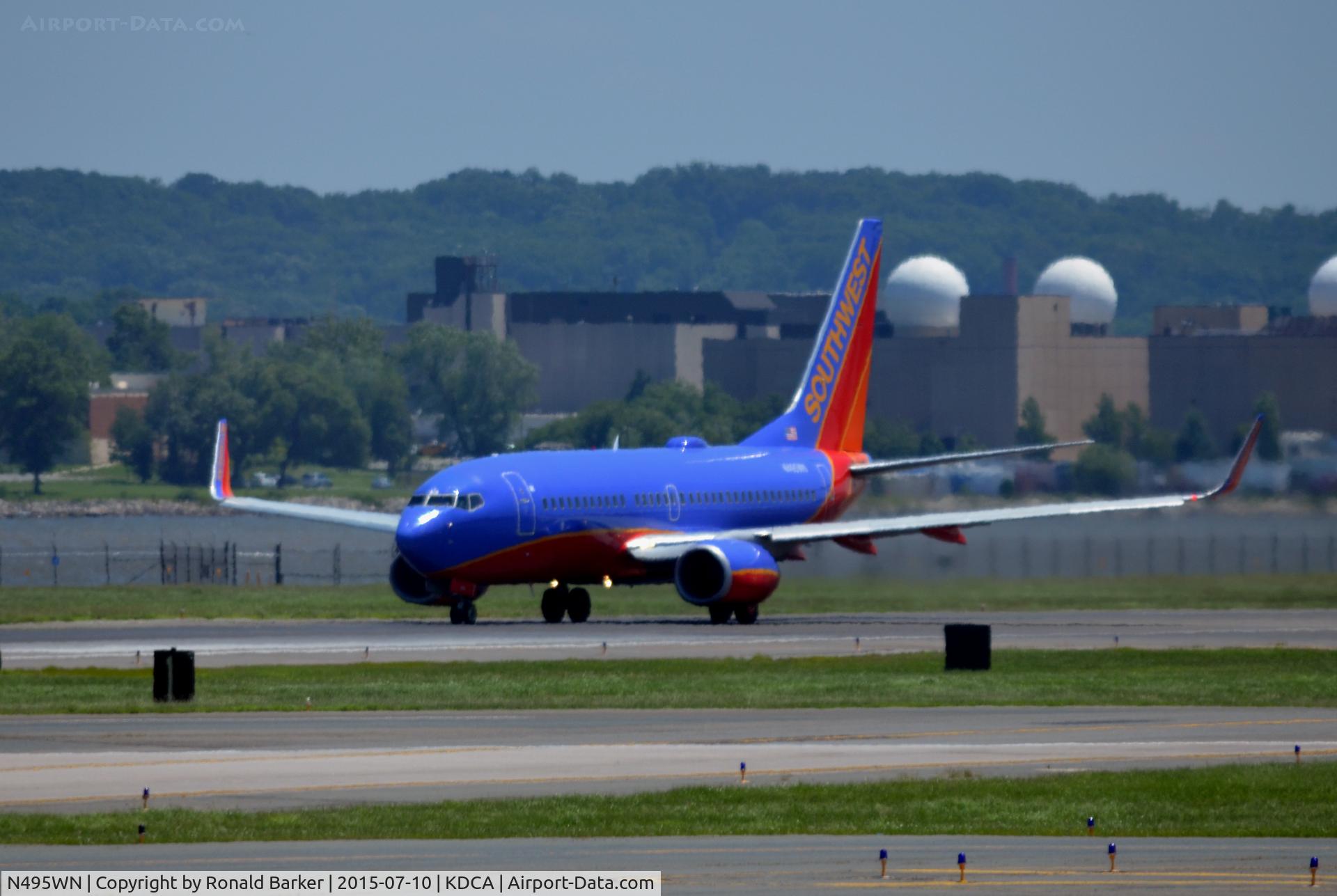 N495WN, 2004 Boeing 737-7H4 C/N 33869, Takeoff National