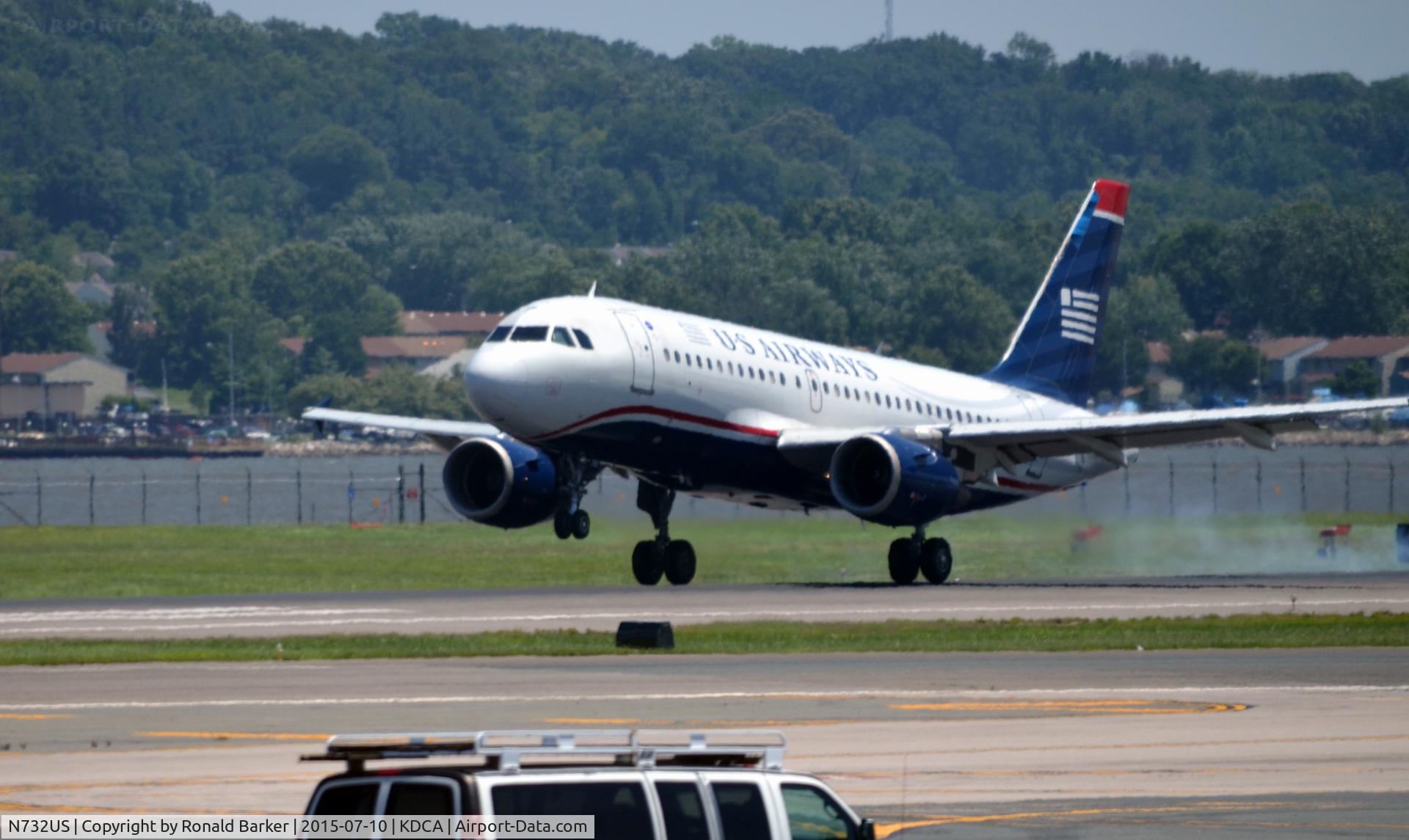 N732US, 2000 Airbus A319-112 C/N 1203, Landing National