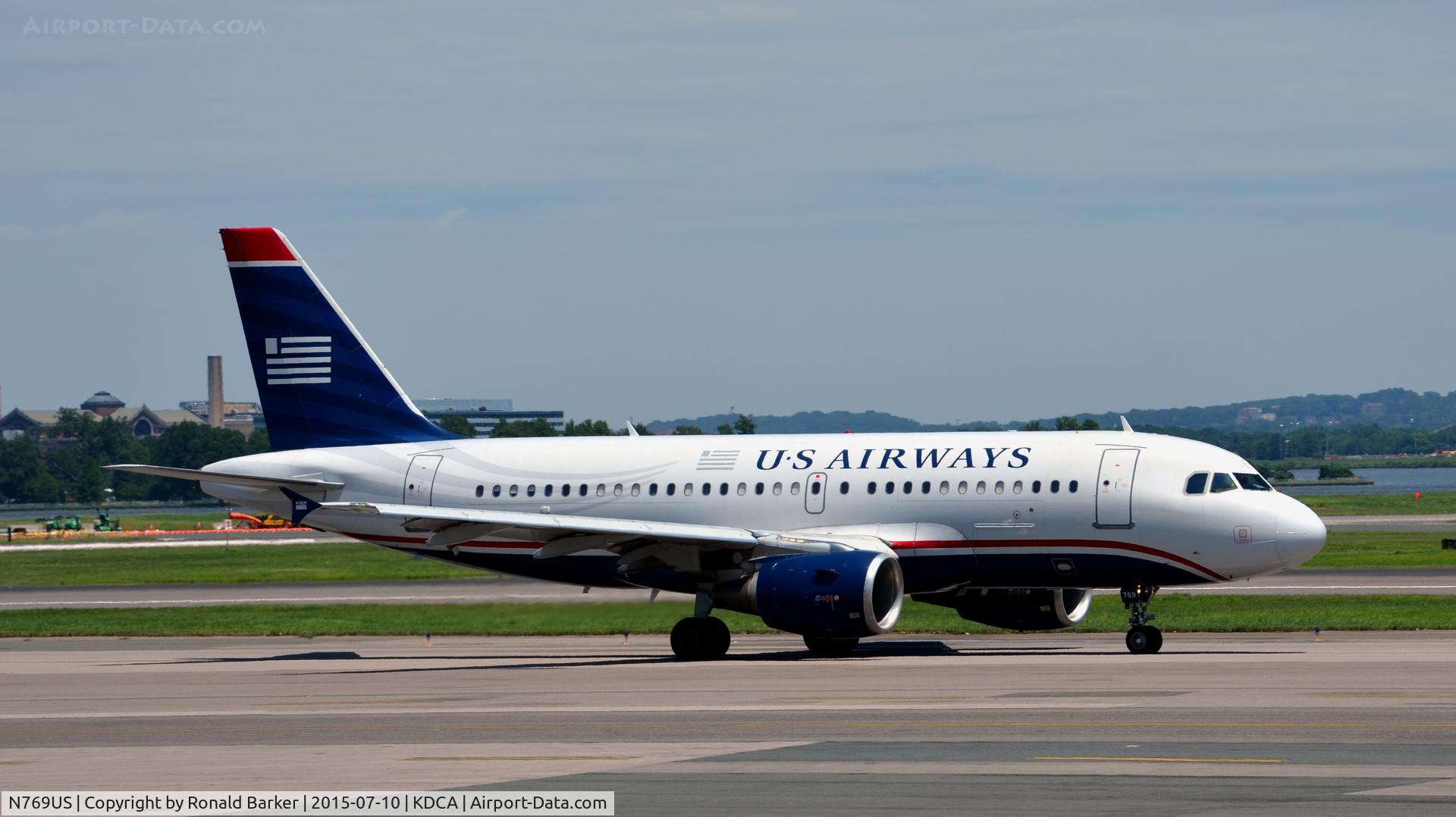 N769US, 2000 Airbus A319-112 C/N 1391, Taxi for takeoff National