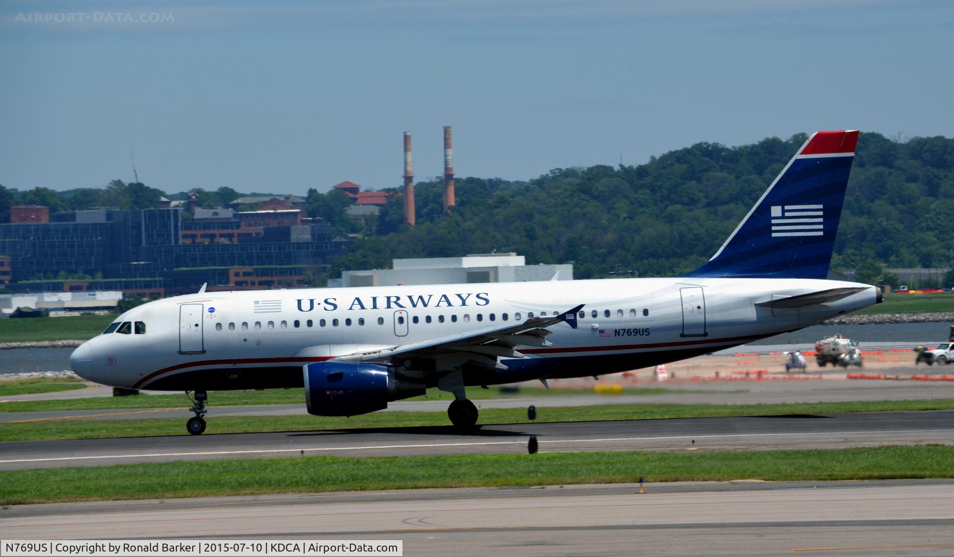 N769US, 2000 Airbus A319-112 C/N 1391, Takeoff roll National