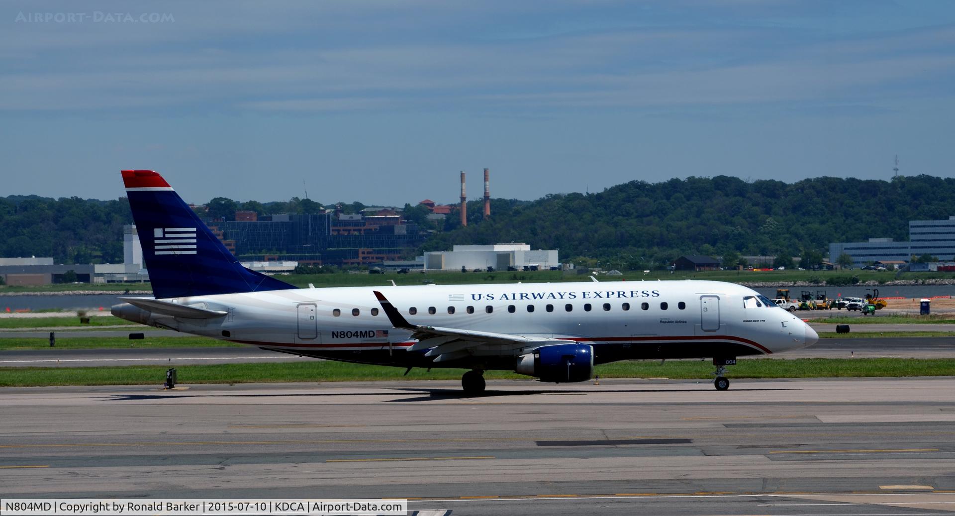 N804MD, 2004 Embraer 170SU (ERJ-170-100SU) C/N 17000016, Taxi National